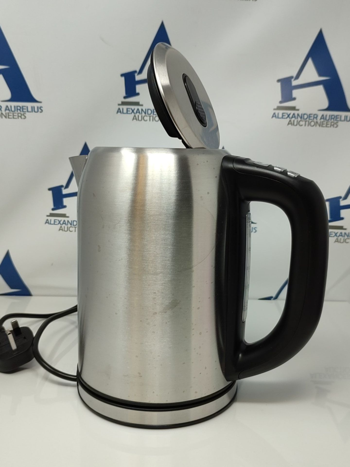 Amazon Basics Stainless Steel Kettle with Digital Display, Strix Controller, Keep Warm - Image 3 of 3