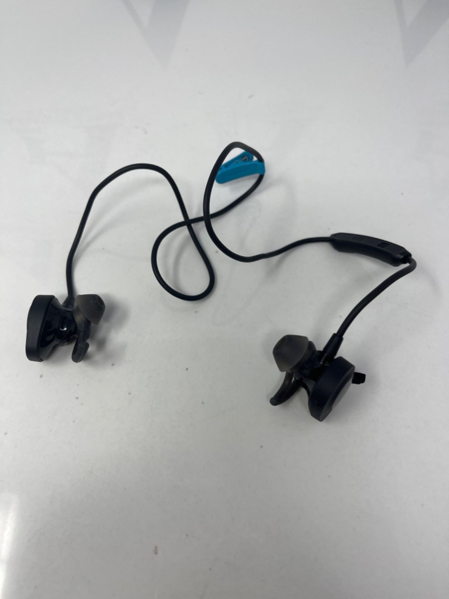 RRP £135.00 Bose SOUNDSPORT WIRELESS IEBK Bluetooth In-Ear Wireless Headphones Black - Image 2 of 2