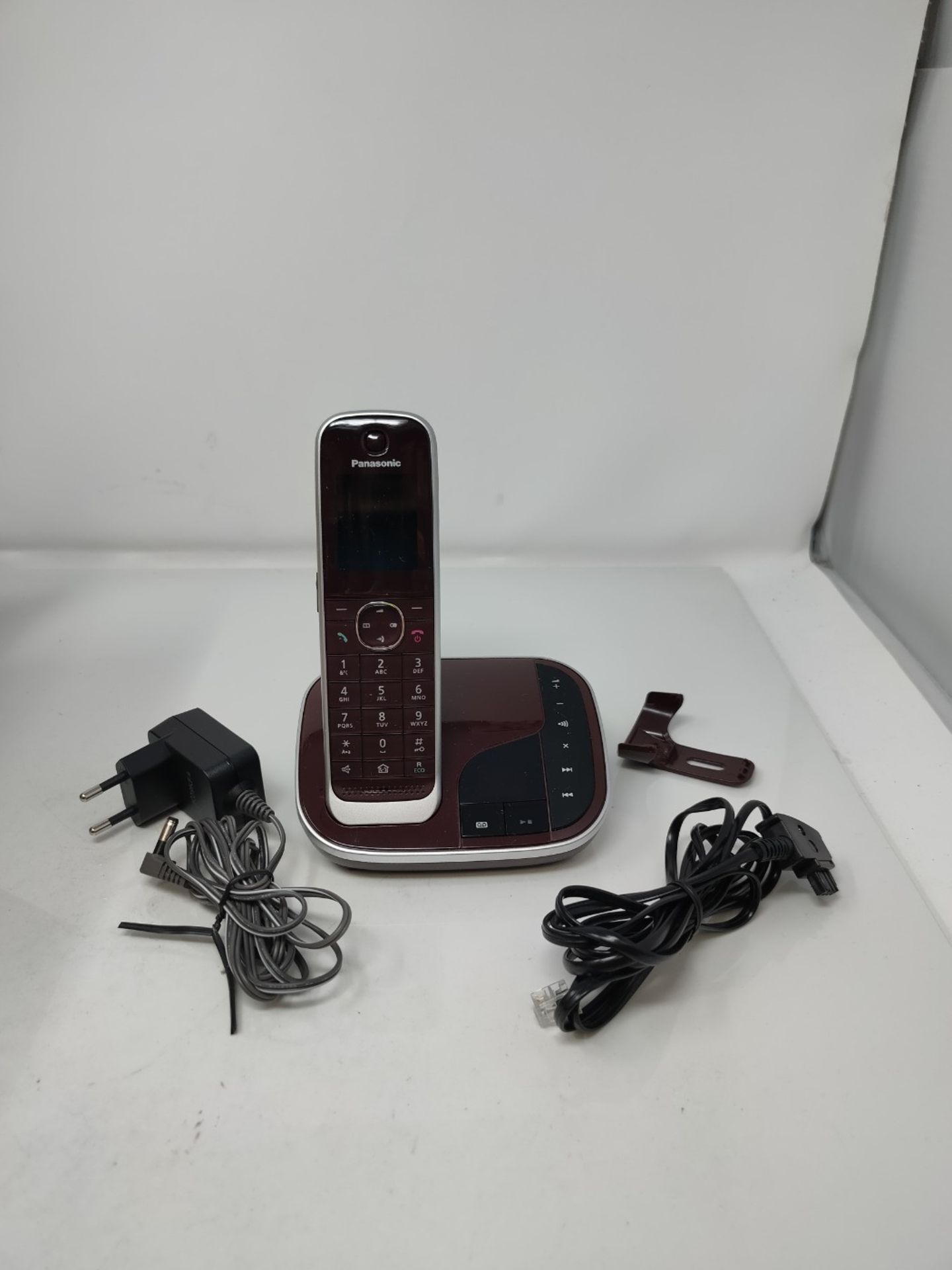 RRP £69.00 Panasonic KX-TGJ320GR with answering machine (German version!) red [German Version] - Image 3 of 3