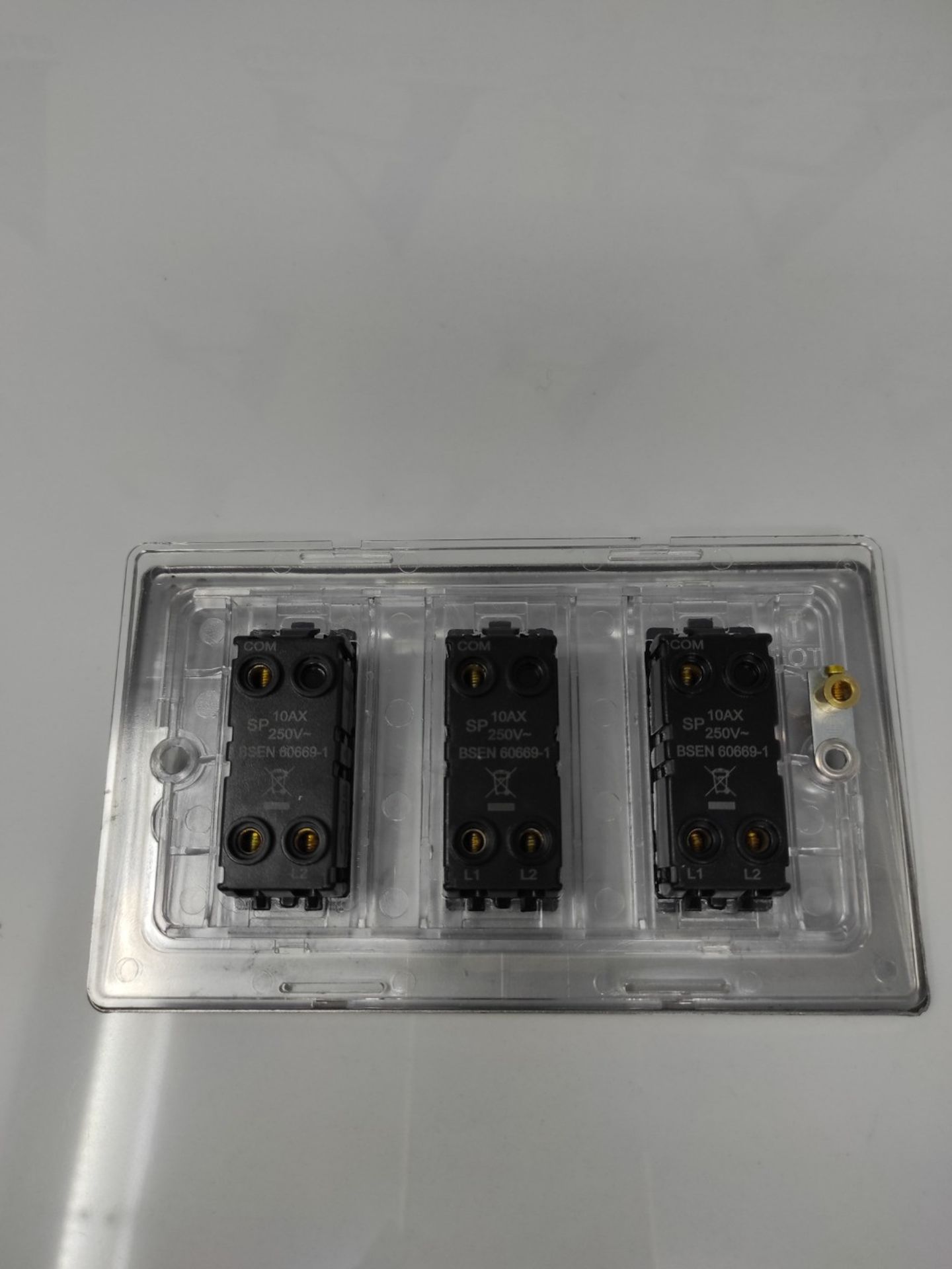 Varilight 3-Gang 10A 1- or 2-Way Rocker Light Switch (Twin Plate) Polished Chrome XDC9 - Bild 3 aus 3