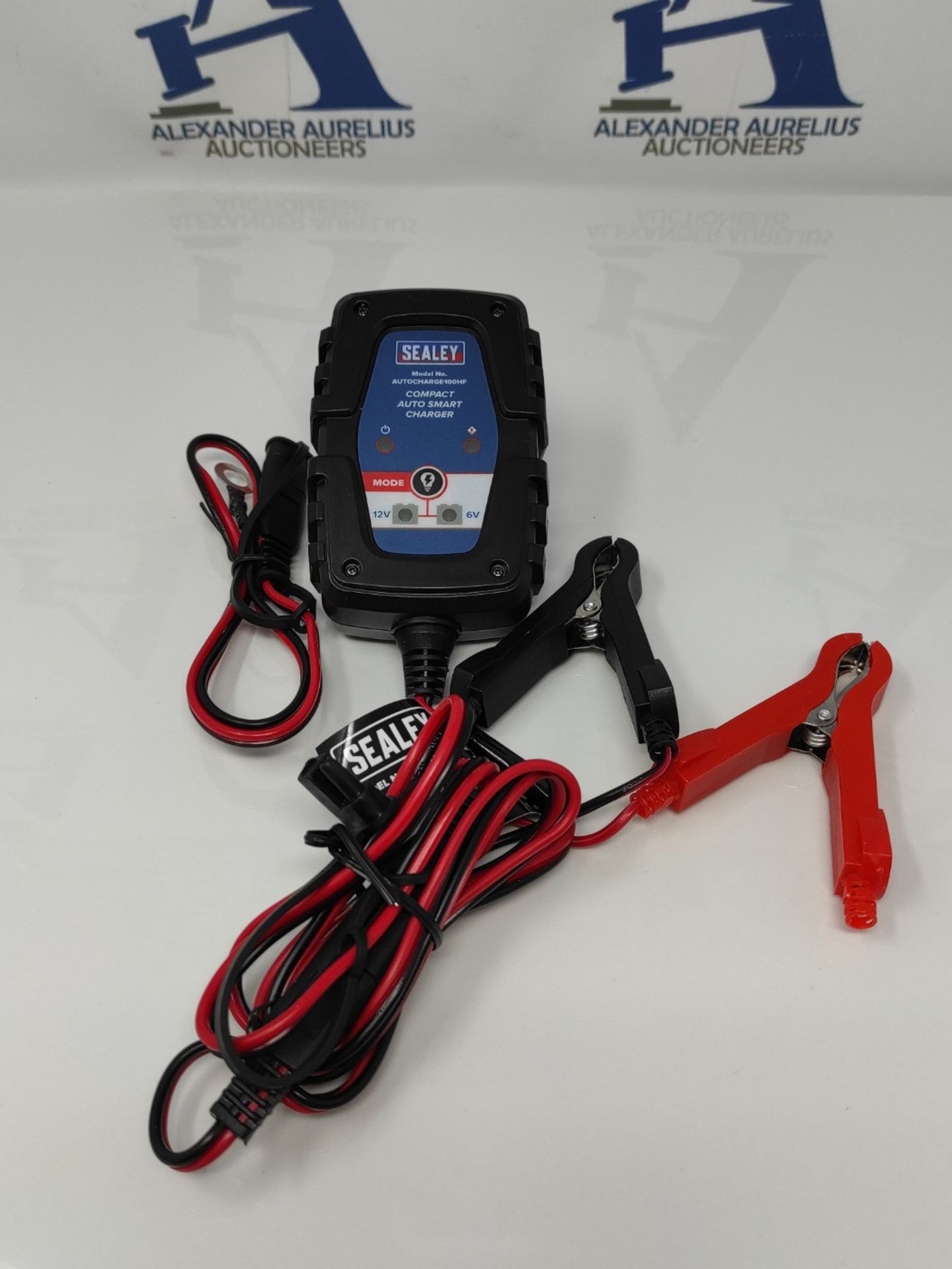 Sealey Compact Smart Trickle Charger & Maintainer 1A 6/12V - AUTOCHARGE100HF, Black - Image 3 of 3