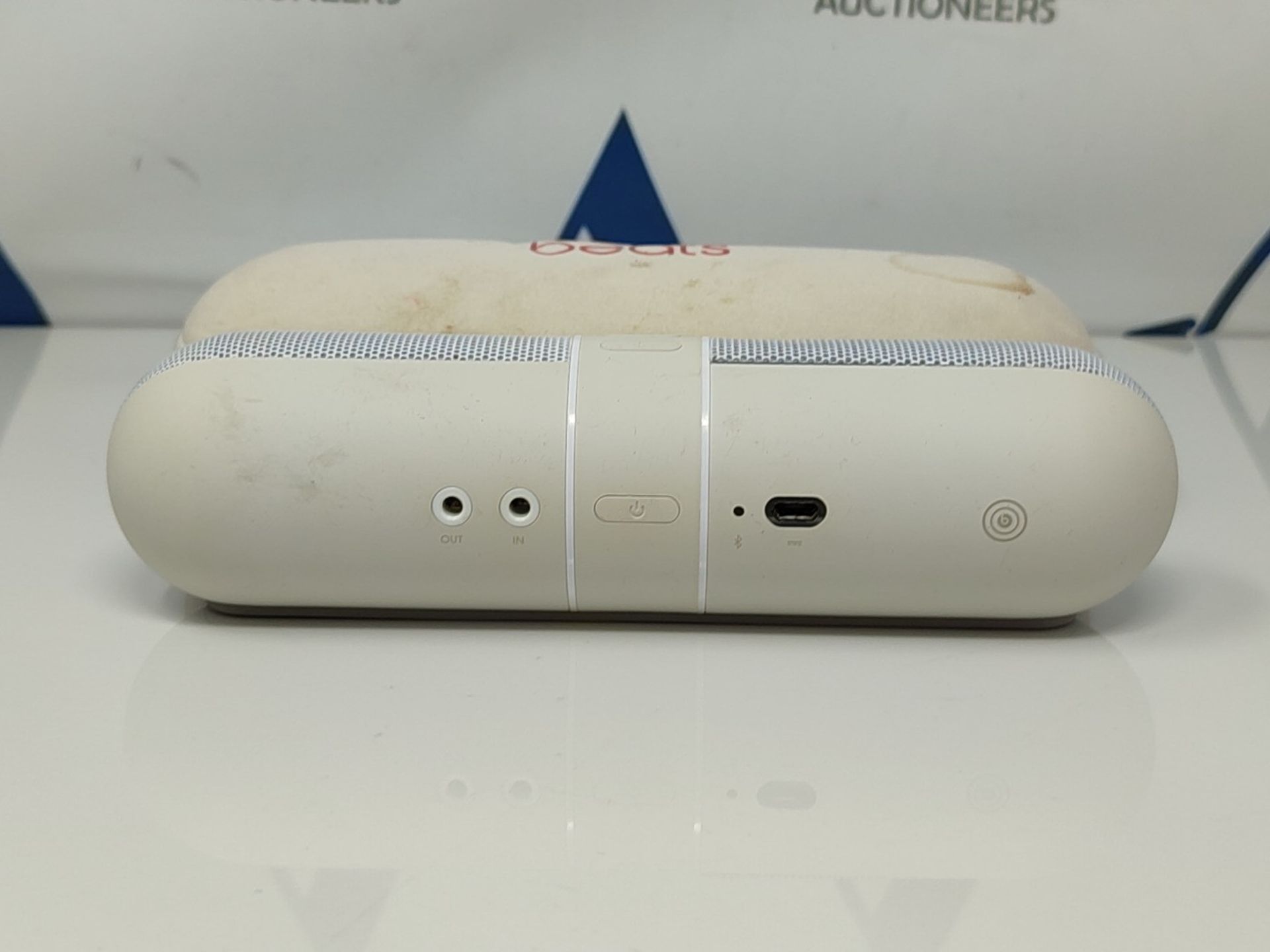 RRP £150.00 Beats by Dr. Dre Pill 2.0 Bluetooth Wireless Speaker - White - Image 3 of 3