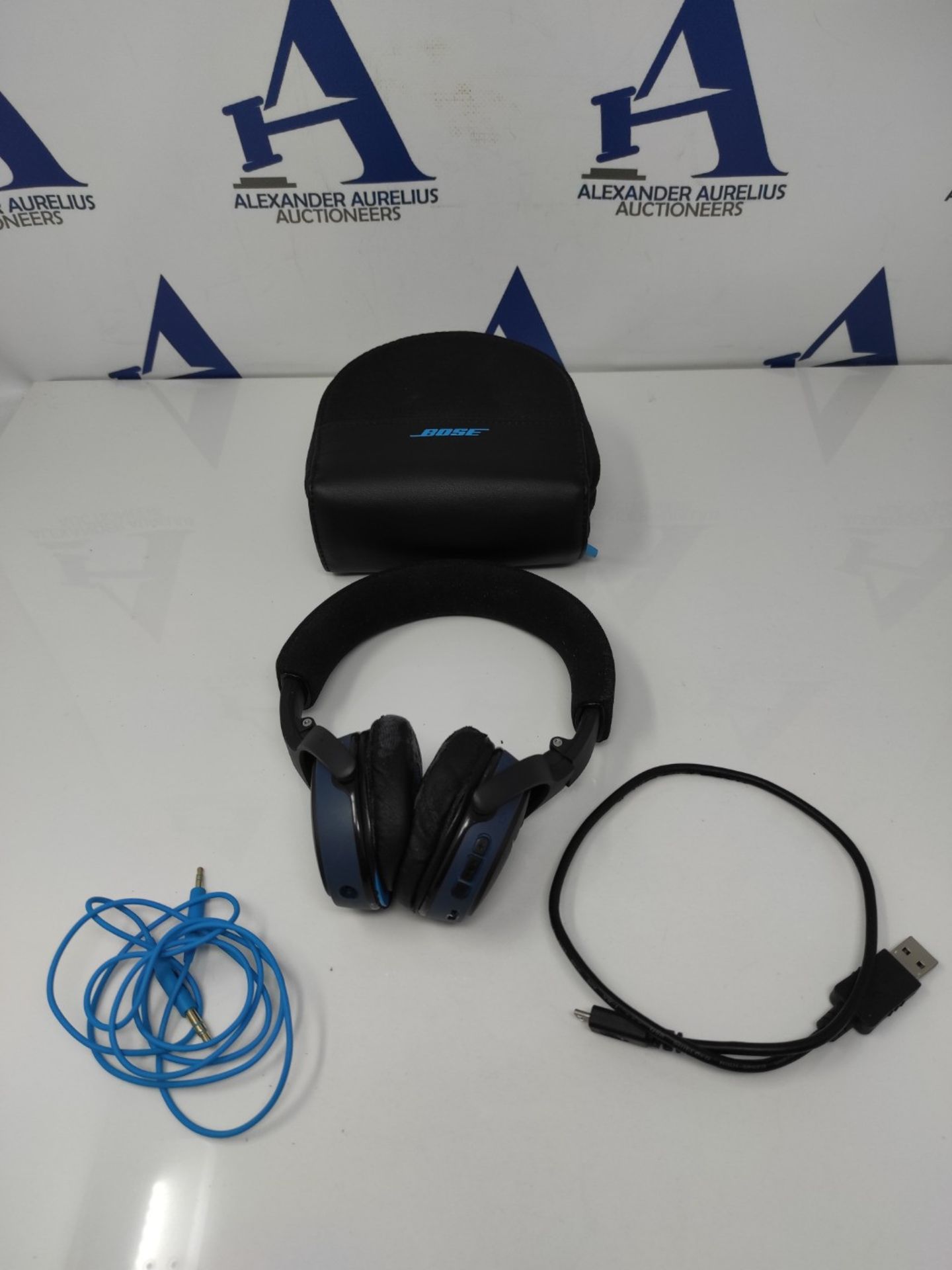 RRP £160.00 [INCOMPLETE] Bose SoundLink Around-Ear Wireless Headphones II - Black - Image 2 of 3
