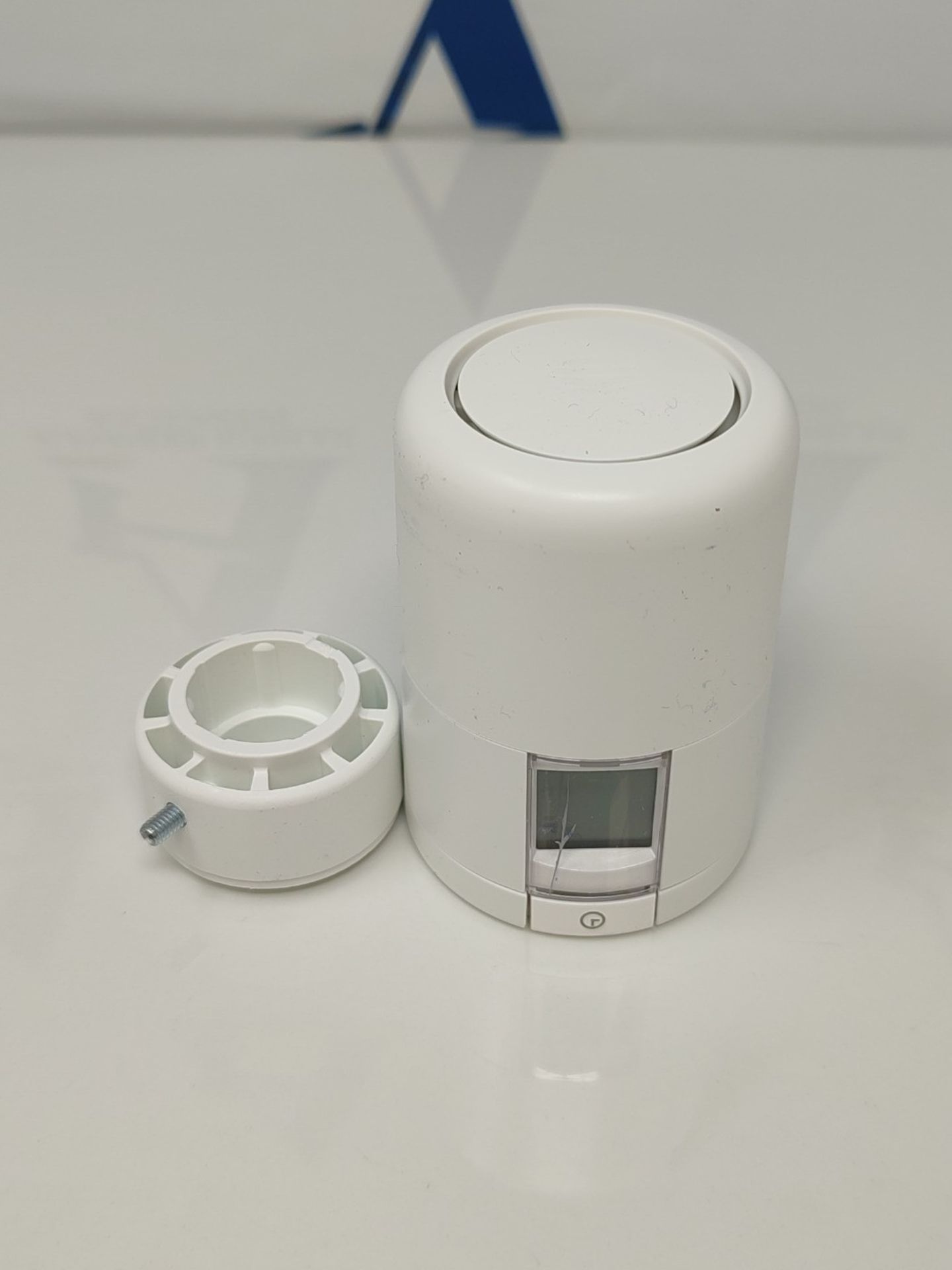 Hive Smart Heating Thermostatic Radiator Valve (TRV) with Smartphone Compatibility, Wh - Image 3 of 3