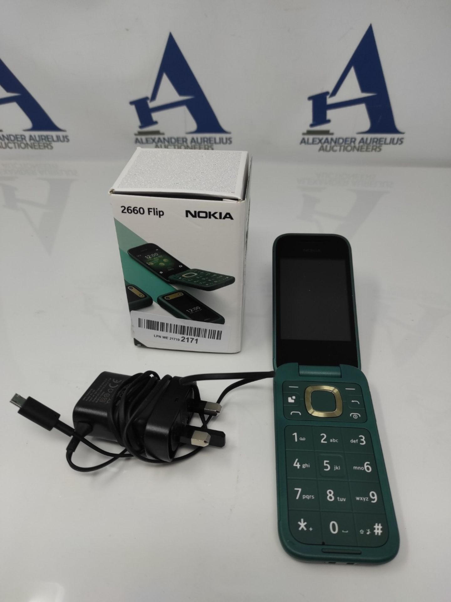 RRP £64.00 Nokia 2660 Flip Feature Phone with 2.8" display, 4G Connectivity, built-in camera, MP3 - Bild 2 aus 2