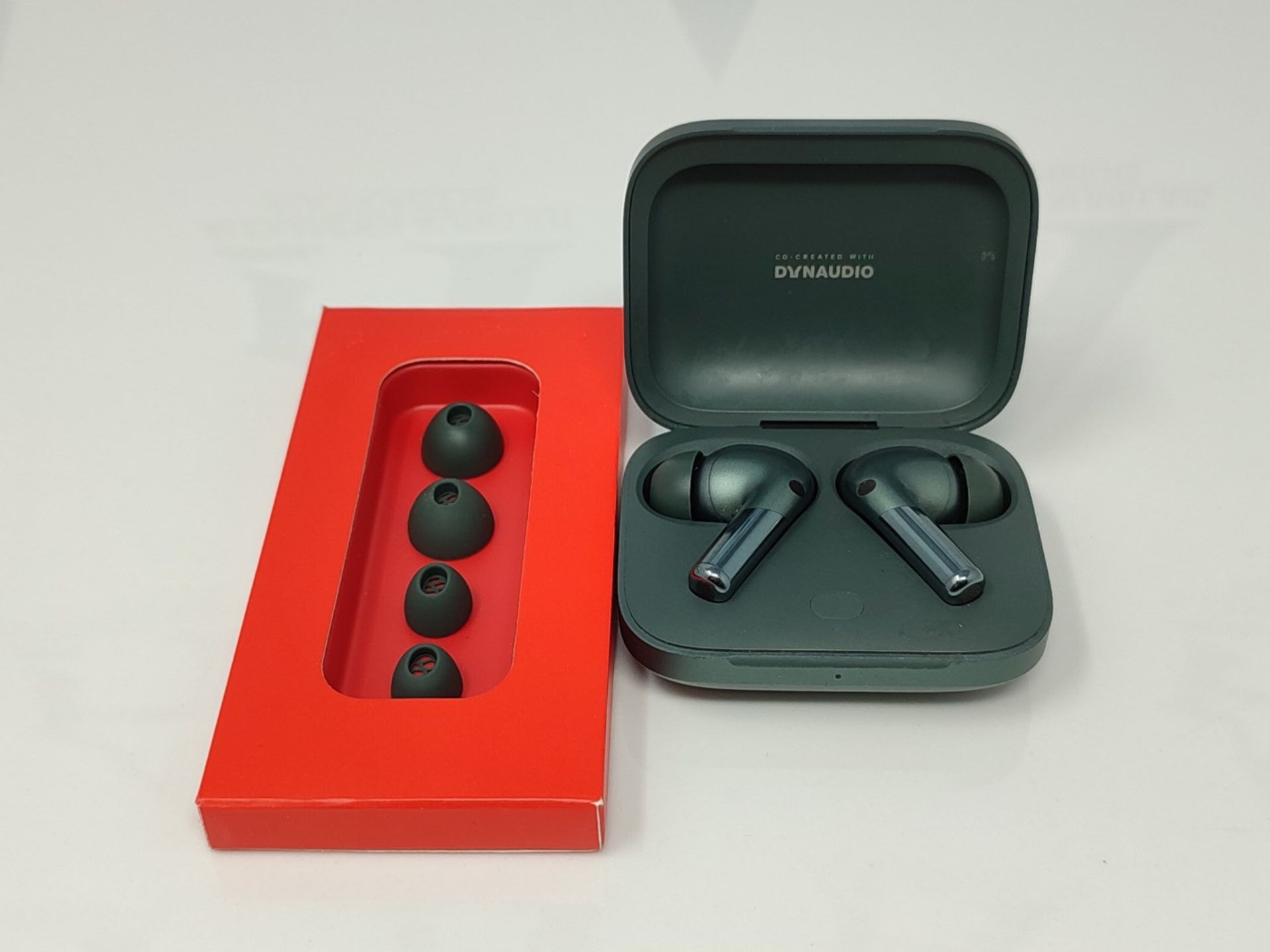 RRP £139.00 OnePlus Buds Pro 2 - Wireless Earphones with up to 39 Hours of Battery Life, Smart Ada - Image 3 of 3