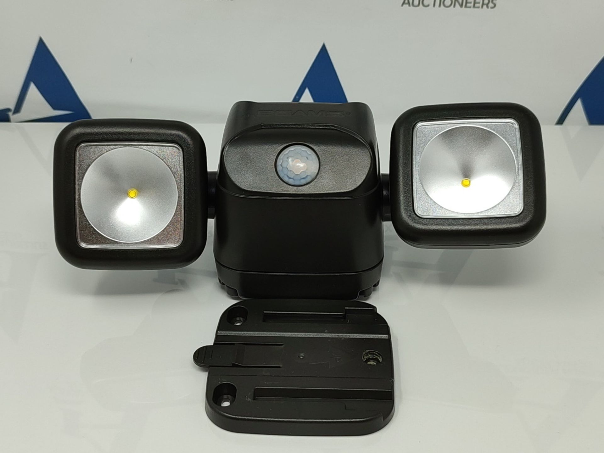 Mr. Beams High Performance Wireless Battery Powered Motion Sensing LED Dual Head Secur - Image 2 of 2