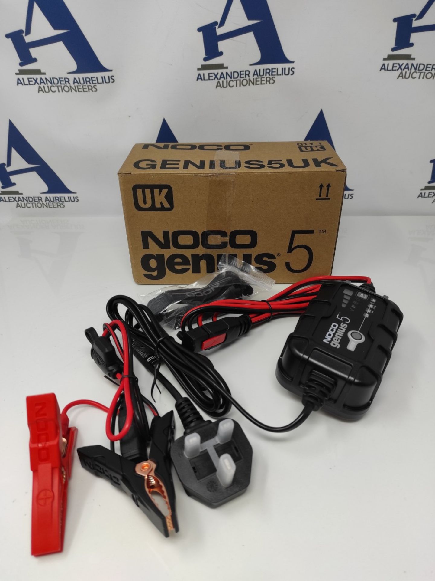RRP £71.00 NOCO GENIUS5UK, 5A Car Battery Charger, 6V and 12V Portable Smart Charger, Battery Mai - Image 2 of 2