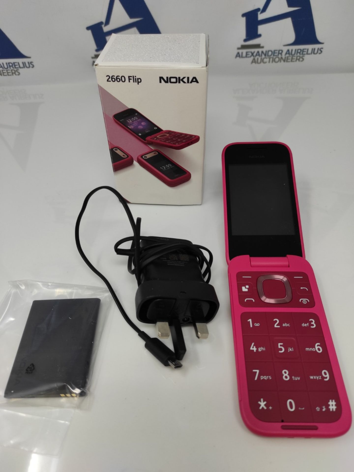 RRP £64.00 Nokia 2660 Flip Feature Phone with 2.8" display, 4G Connectivity, built-in camera, MP3 - Image 2 of 2