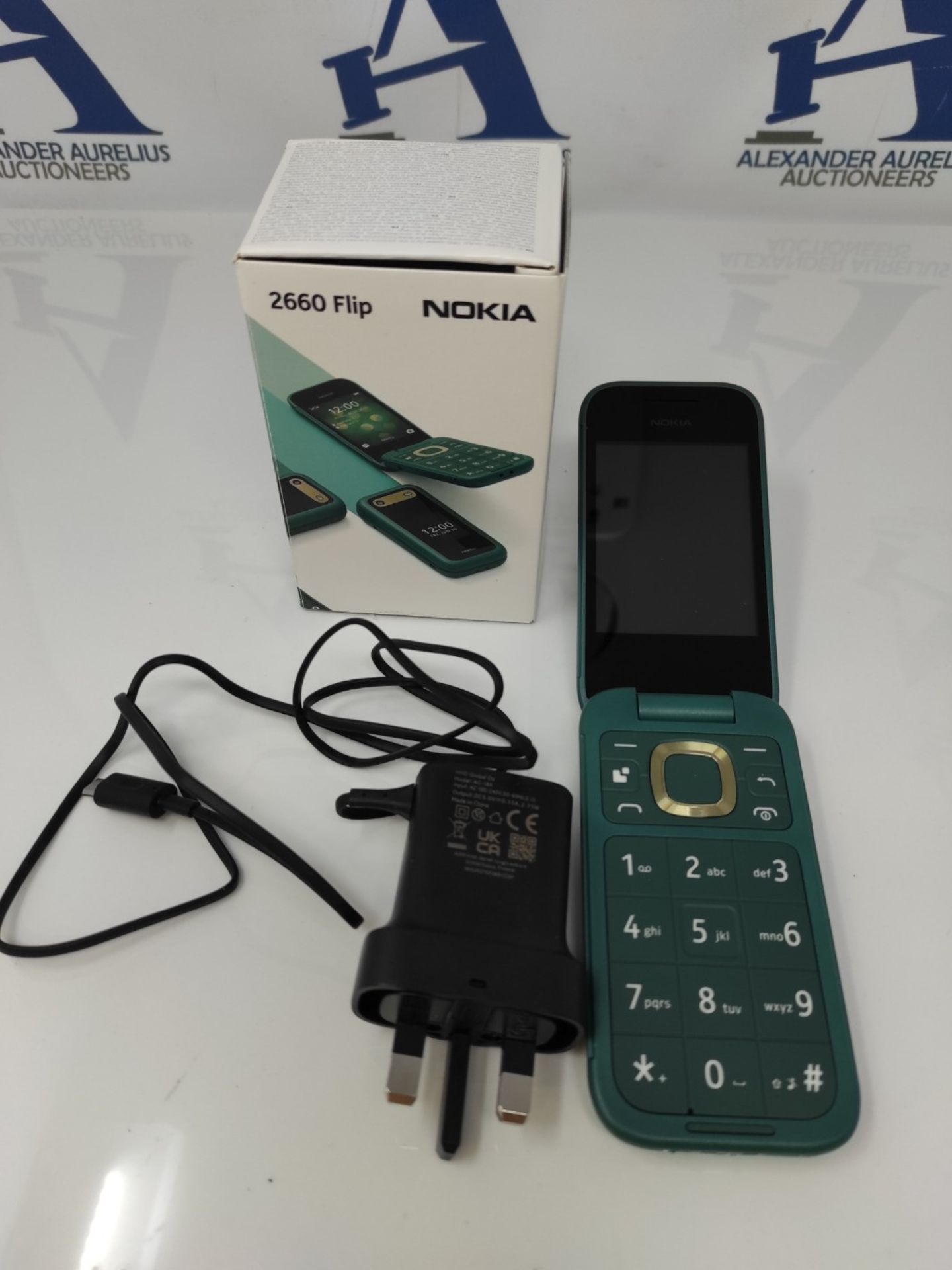 RRP £64.00 Nokia 2660 Flip Feature Phone with 2.8" display, 4G Connectivity, built-in camera, MP3 - Image 2 of 2