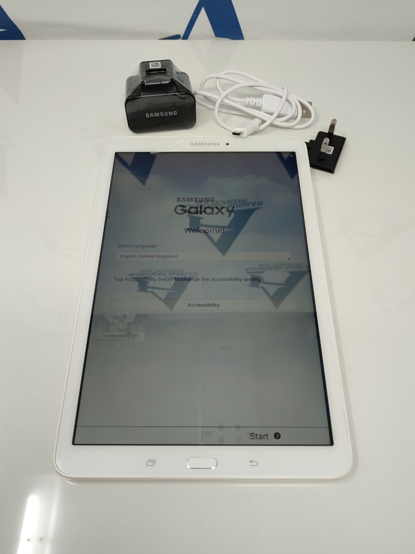 RRP £124.00 Samsung T560 9.6 Inch Galaxy Tablet (White) - (Quad Core, 1.5 GB RAM, 8 GB Storage, An - Bild 2 aus 3