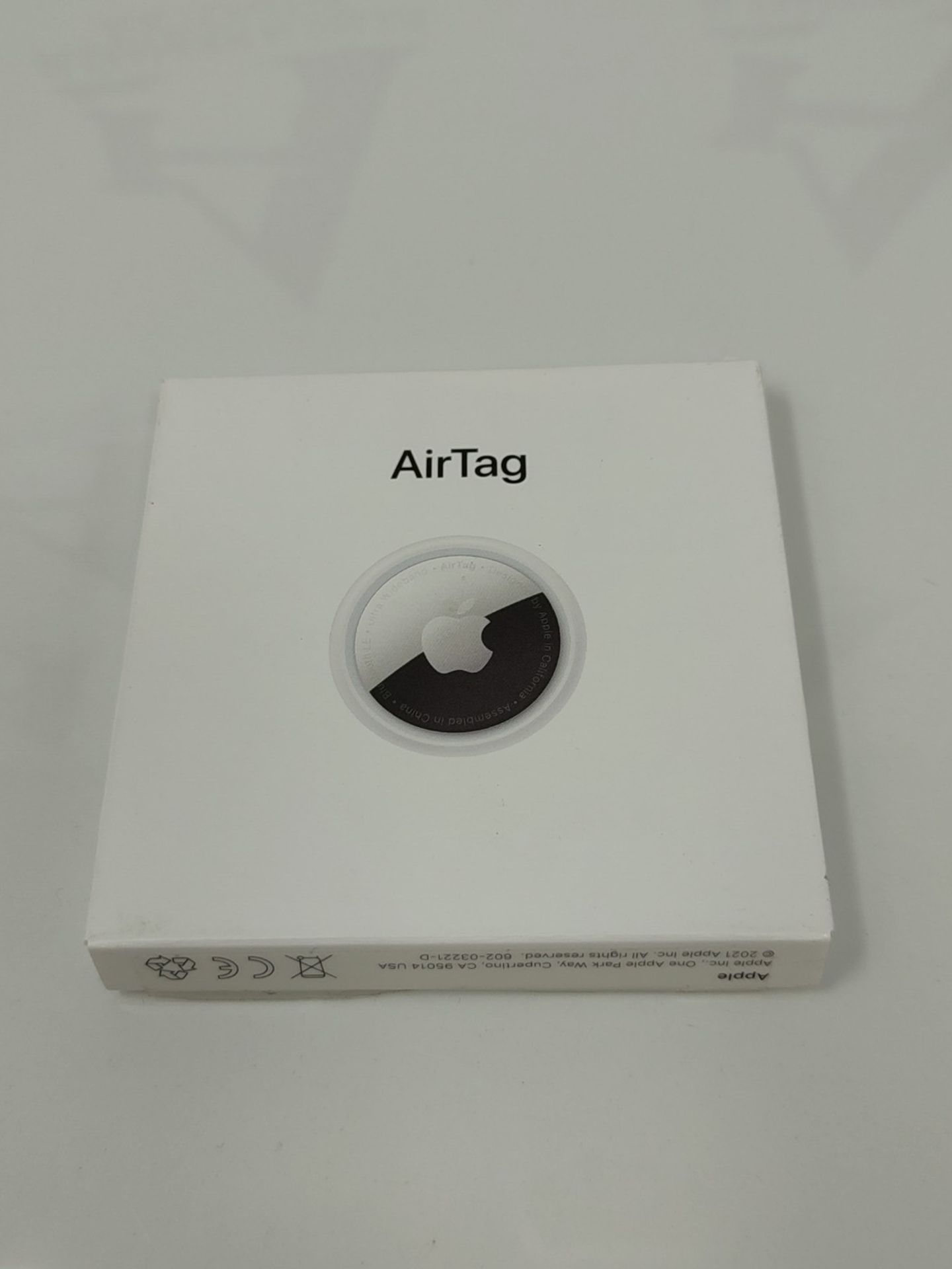 Apple AirTag. Track your keys, wallet, luggage, backpack. Replaceable battery. Water-r - Image 2 of 3