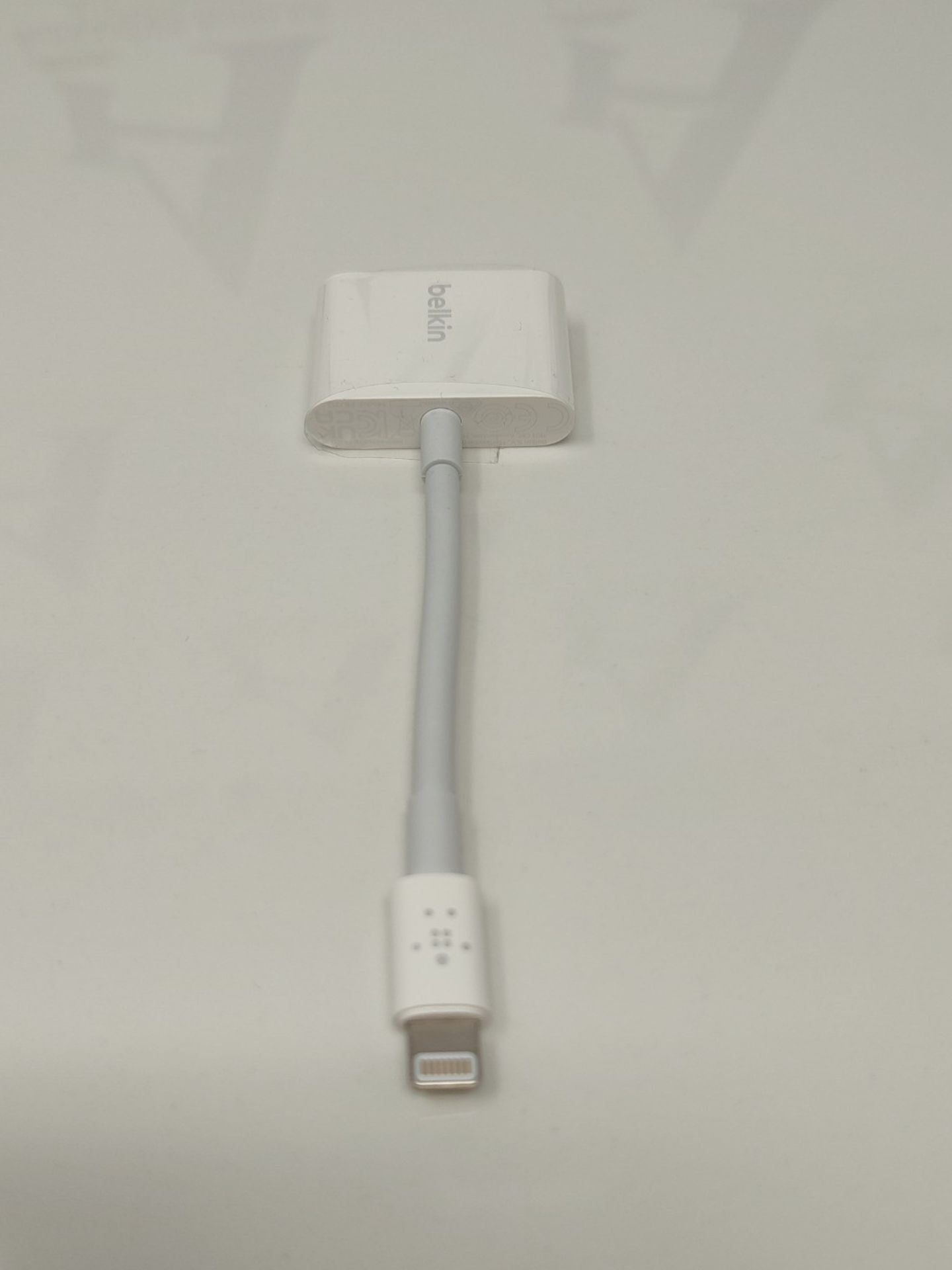 Belkin 3.5 mm Audio + Charge Rockstar (iPhone Aux Adapter/iPhone Charging Adapter), Wh - Image 3 of 3