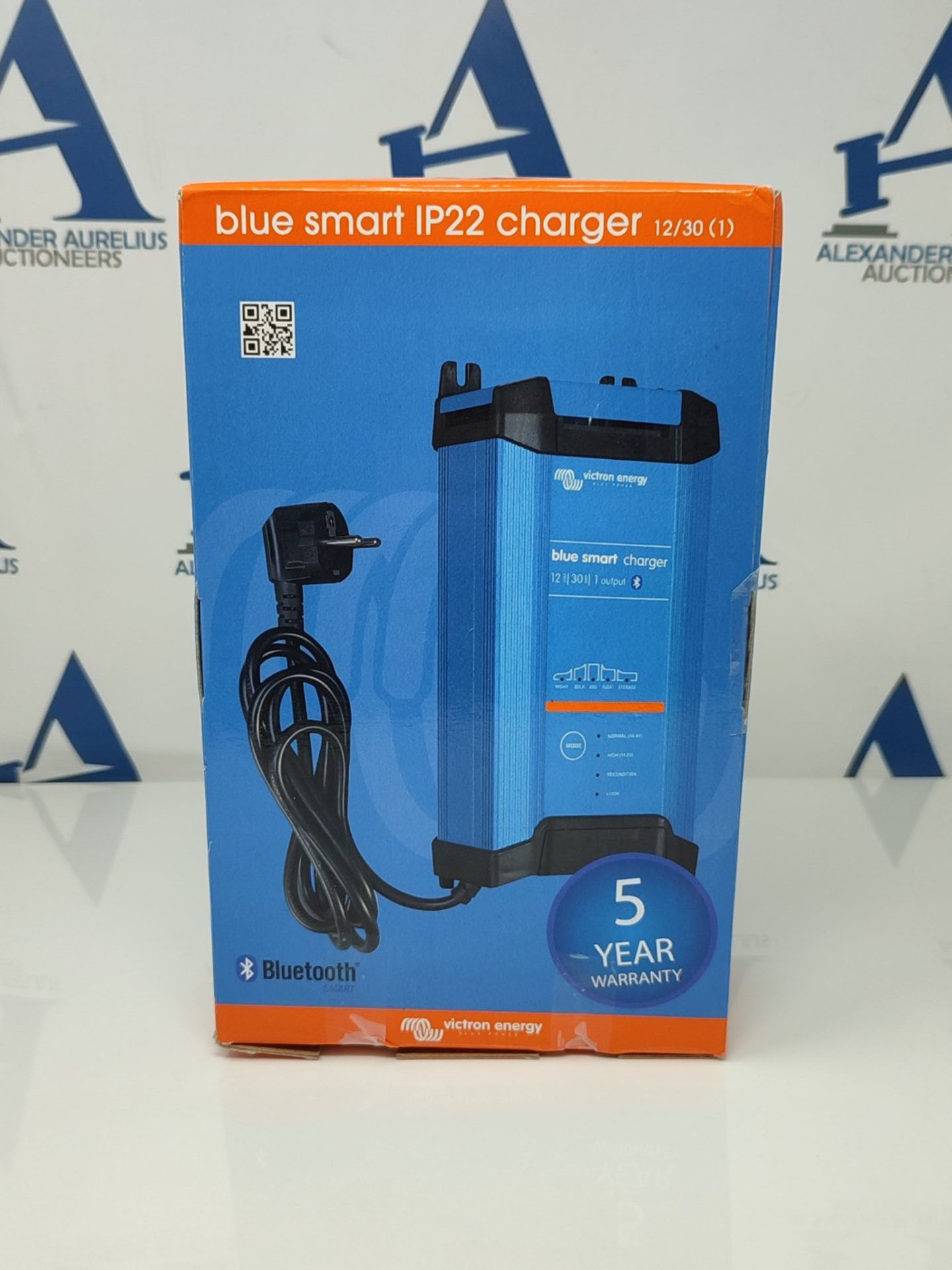 RRP £187.00 Victron Energy Blue Smart IP22 12-Volt 30 amp 230V, Single Output Battery Charger NEMA