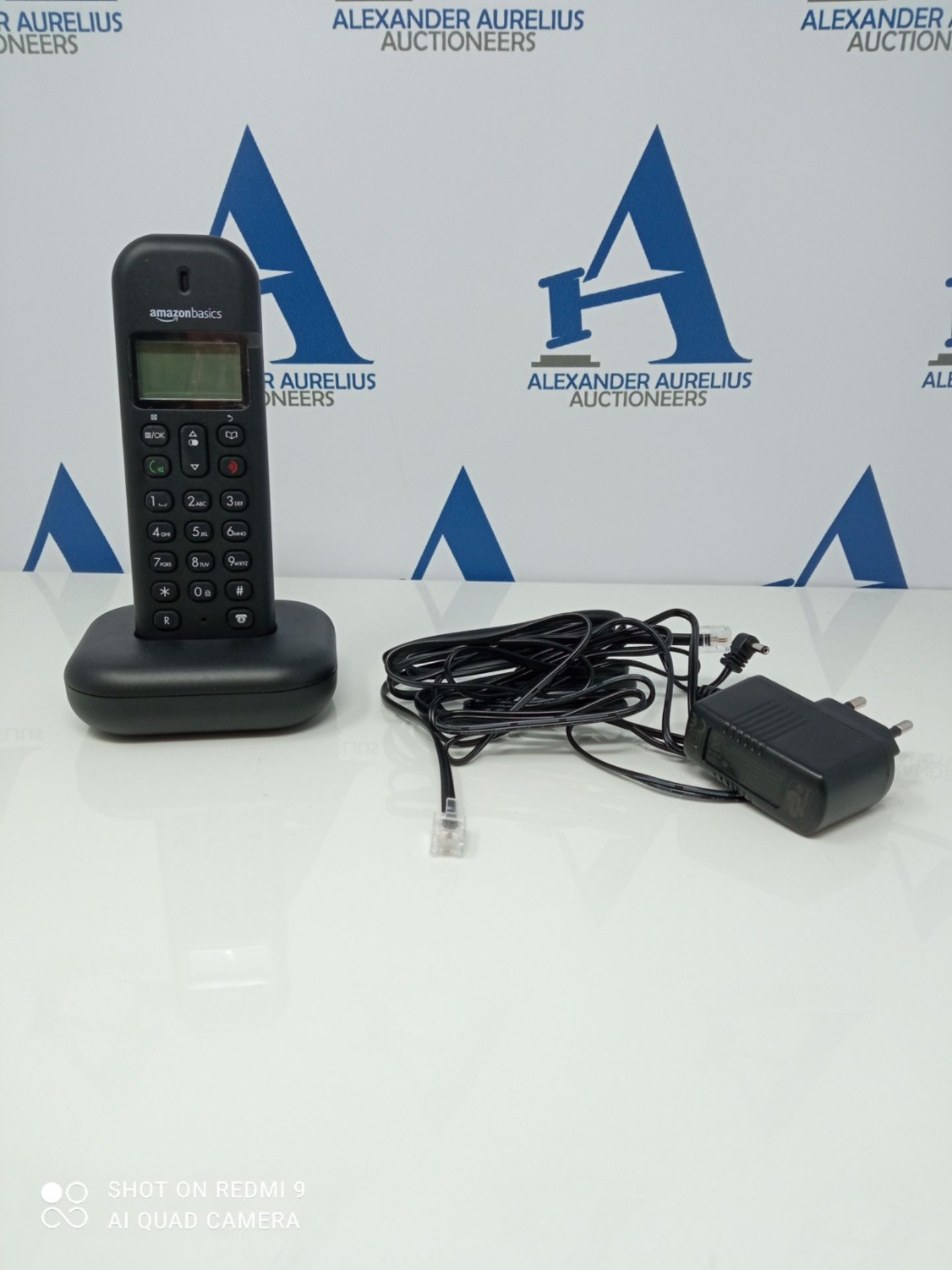 Amazon Basics Schnurloses DECT Telefon ohne Anrufbeantworter,schwarz- leichte Bedienun - Bild 2 aus 2