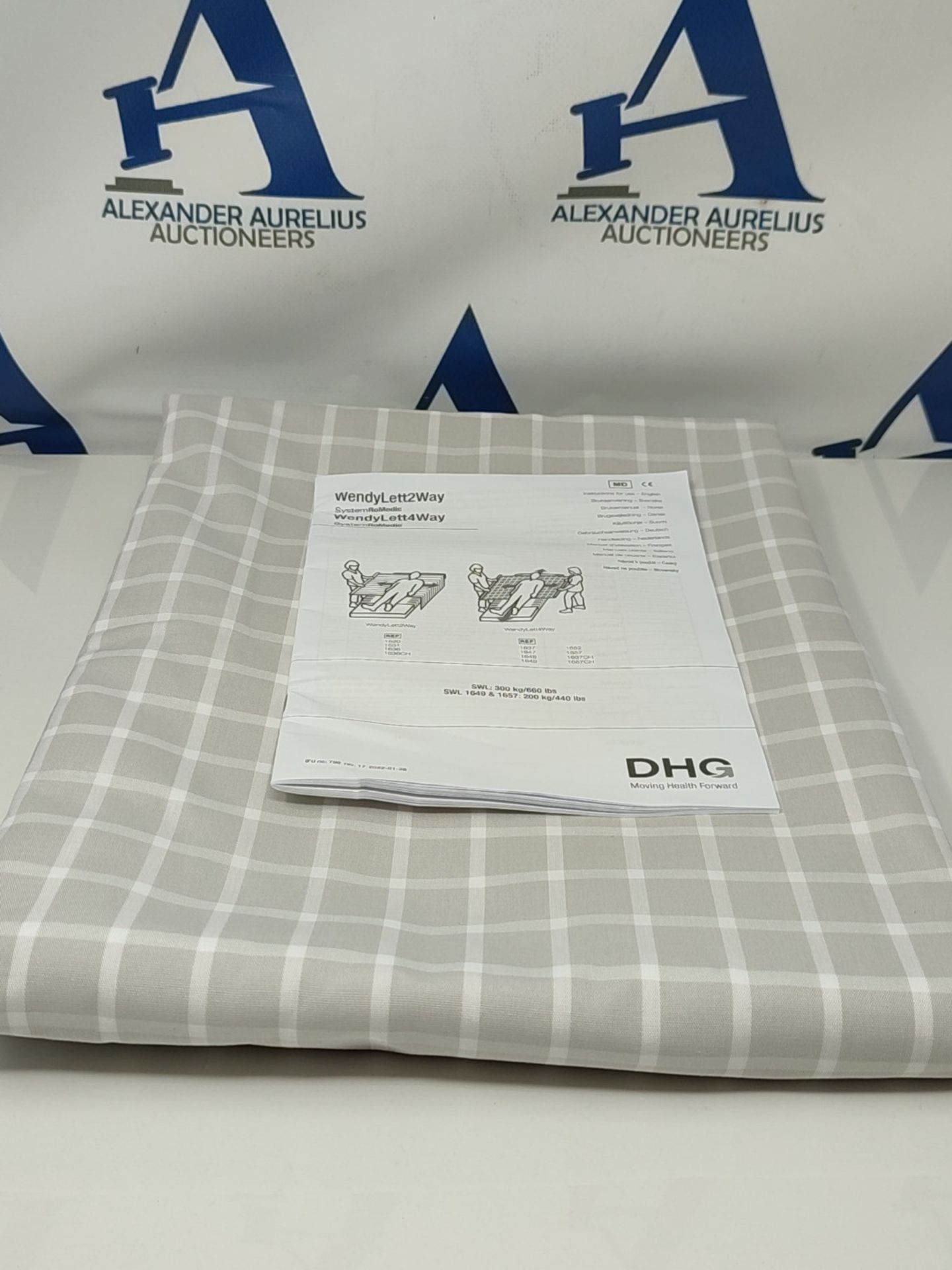 RRP £149.00 NRS Healthcare M29446 Wendylett 4-Way Glide Draw Sheet Transfer Aid - Image 2 of 2