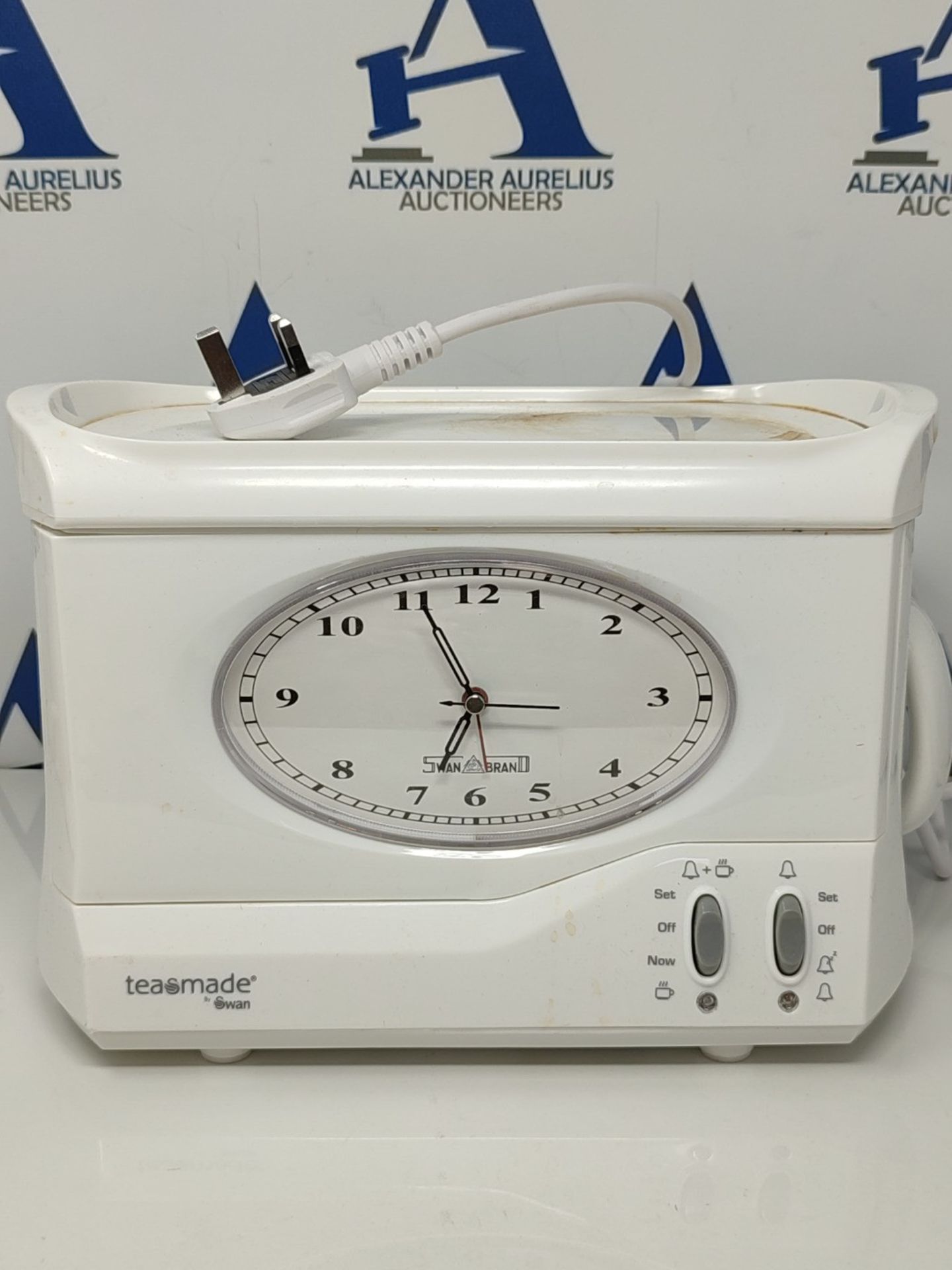 RRP £65.00 Swan Vintage Teasmade - Rapid Boil with Clock and Alarm, Featuring a Clock Light with - Image 3 of 3
