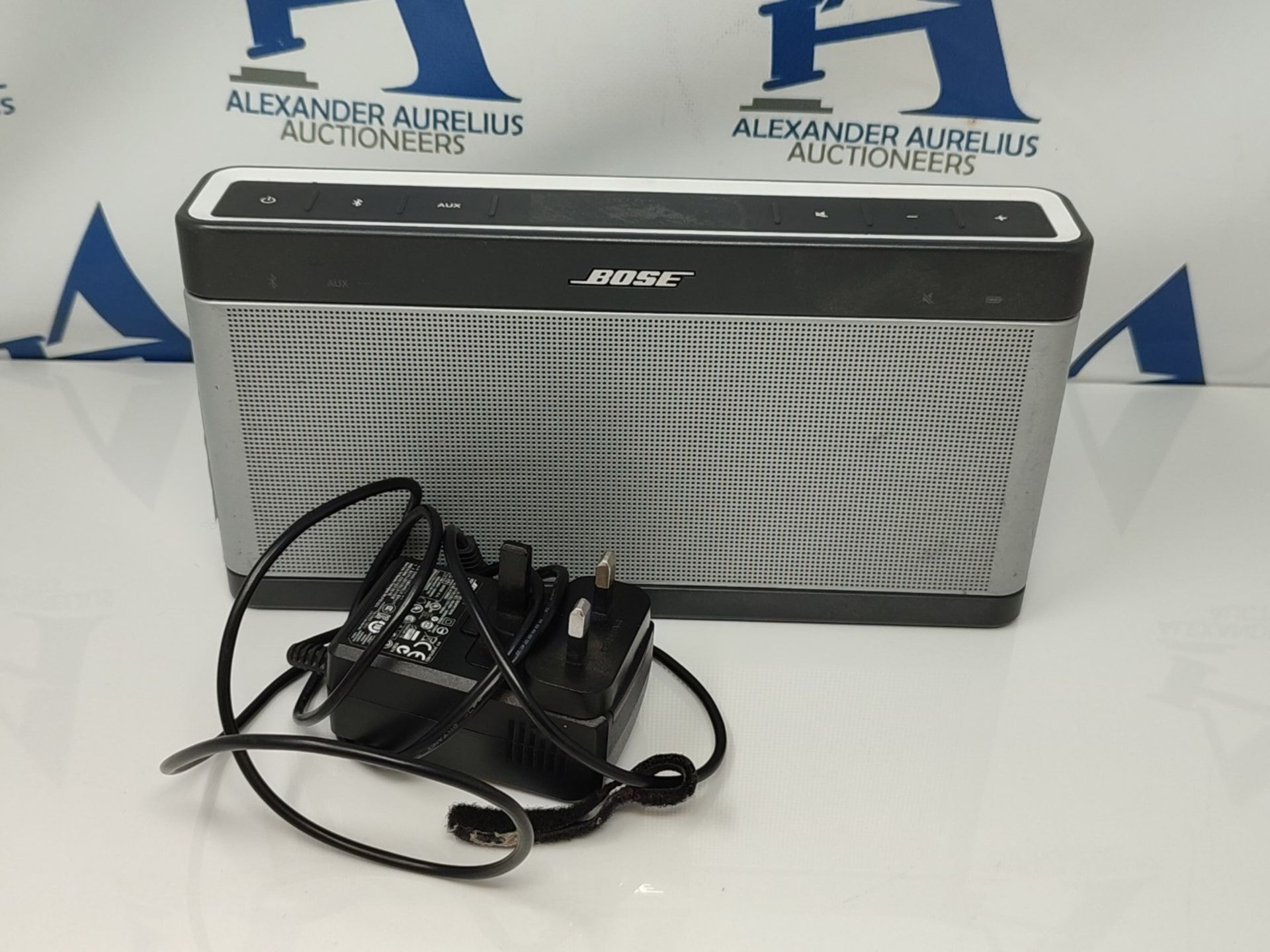 RRP £300.00 Bose SoundLink Wireless Bluetooth Speaker III - Silver - Bild 2 aus 3