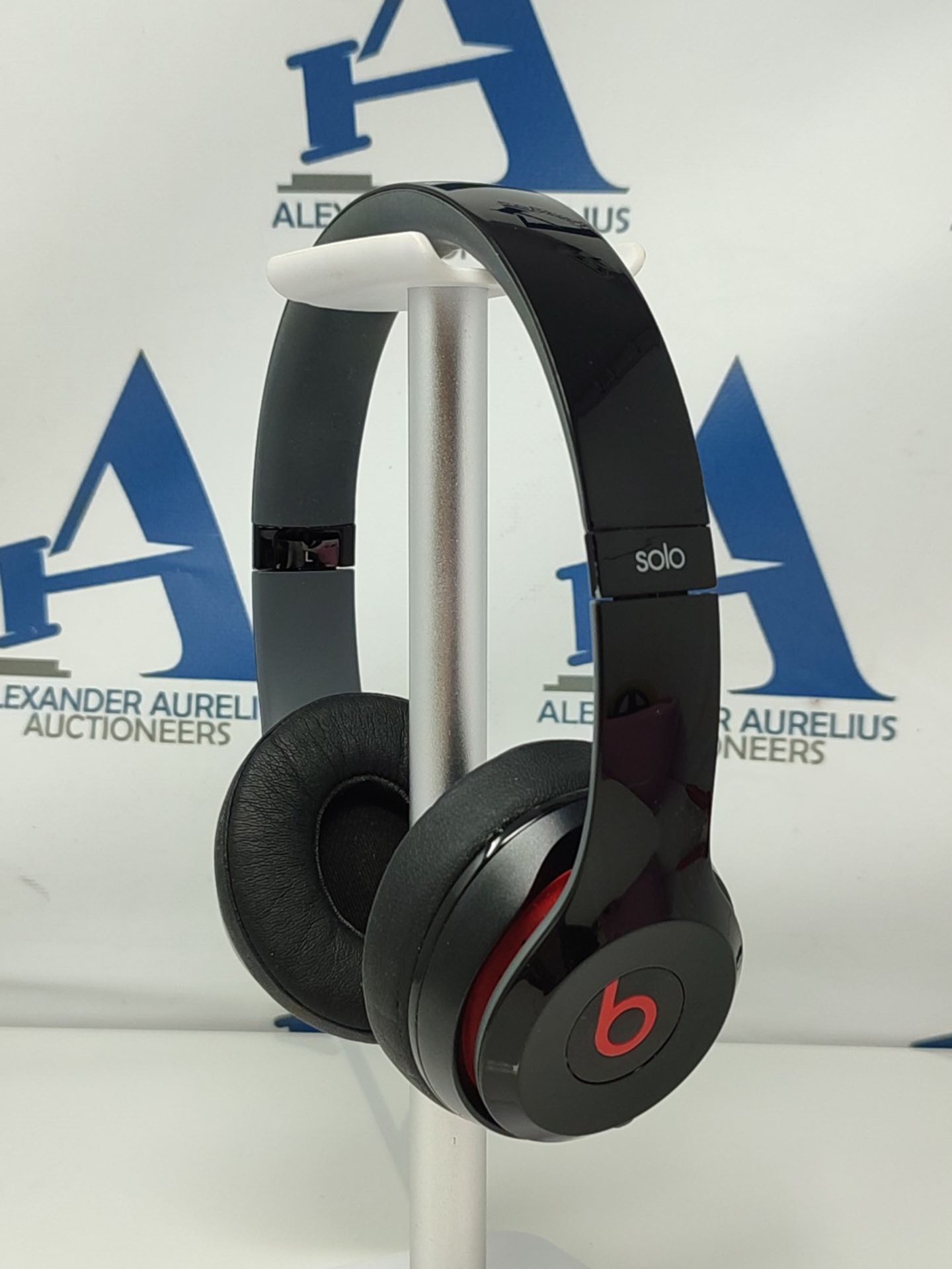 RRP £190.00 Beats by Dr. Dre Solo2 Wireless On-Ear Headphones - Black - Image 2 of 3