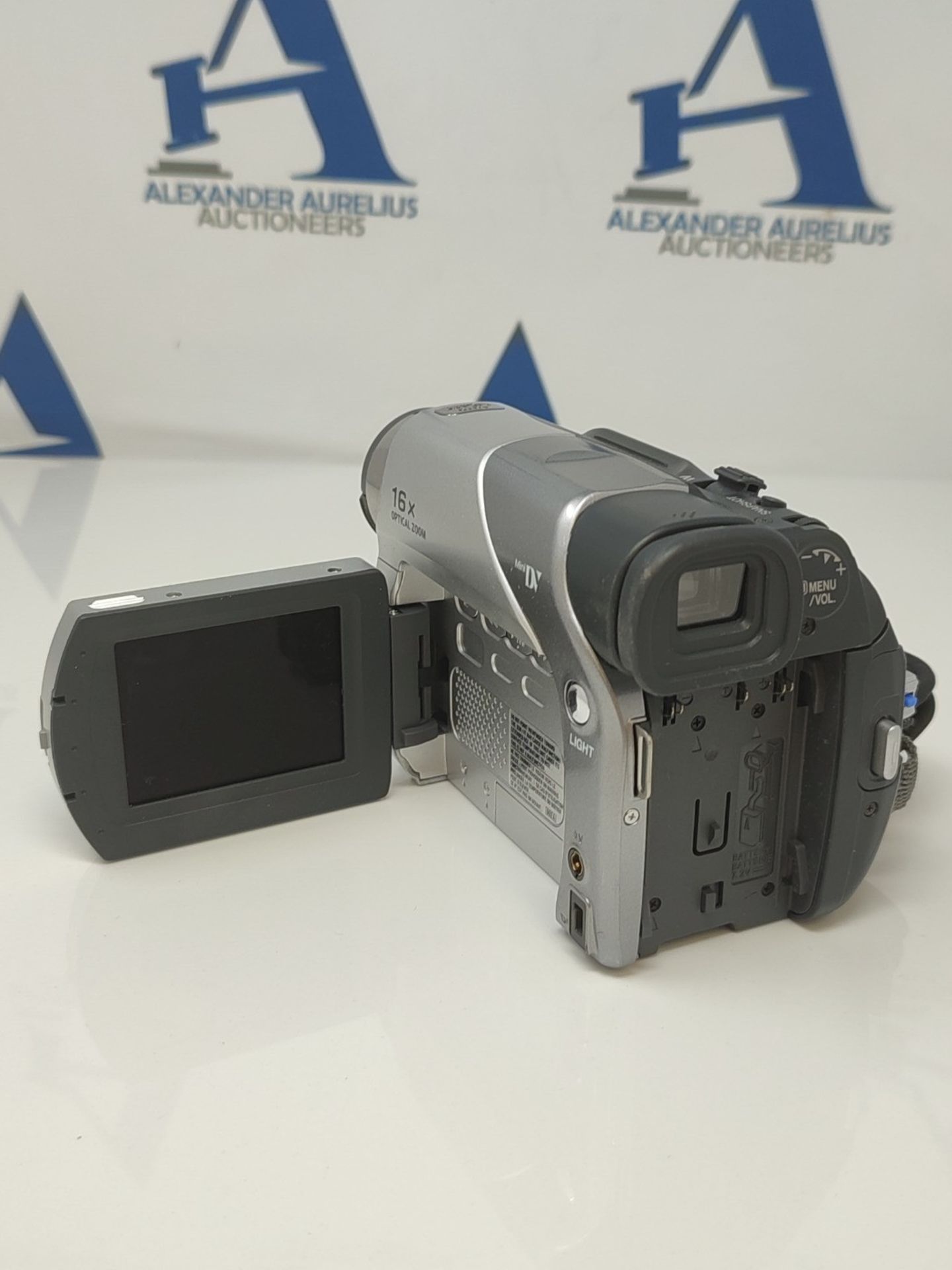 JVC GR-D23 0.8MP CCD Silver GR-D23E Digital Video Camera Camcorder - Image 2 of 2