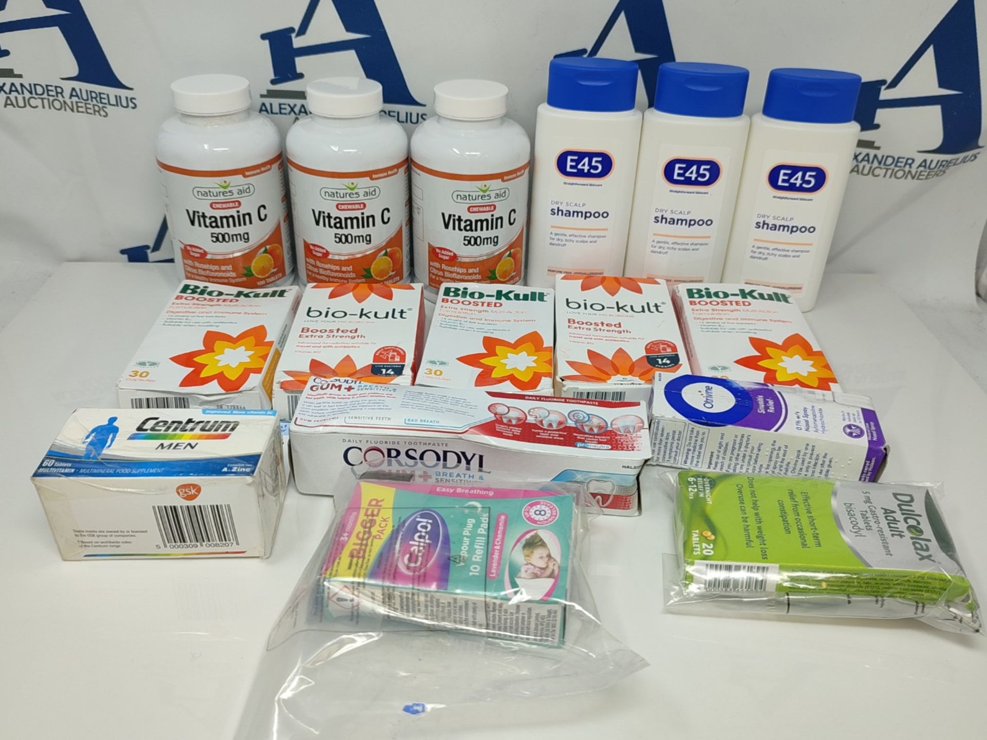 16 items of Pharmaceutical products and personal care