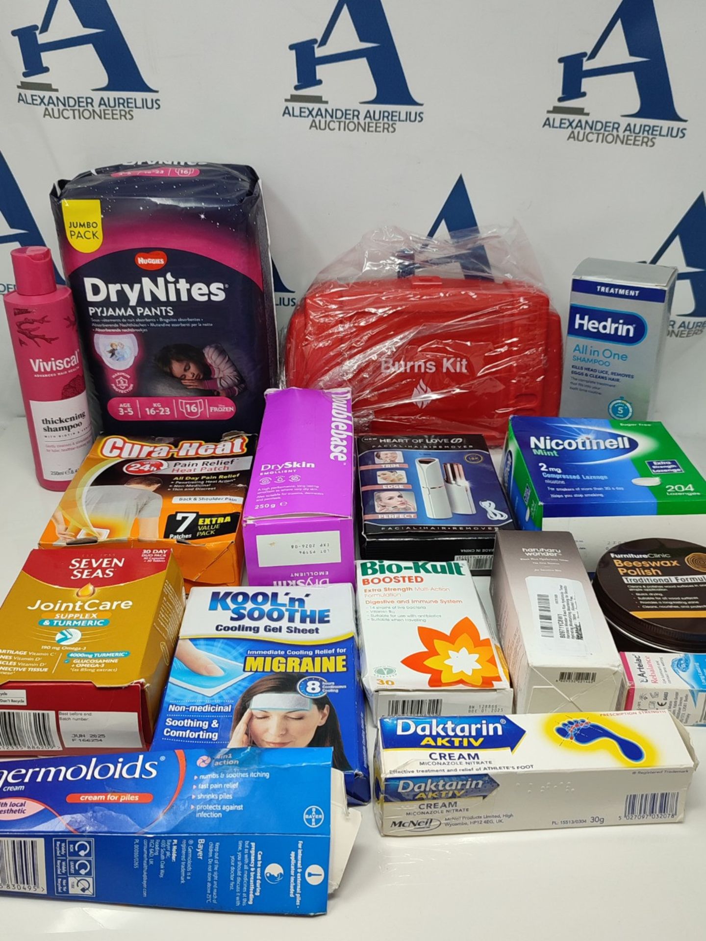 16 items of Pharmaceutical products and personal care