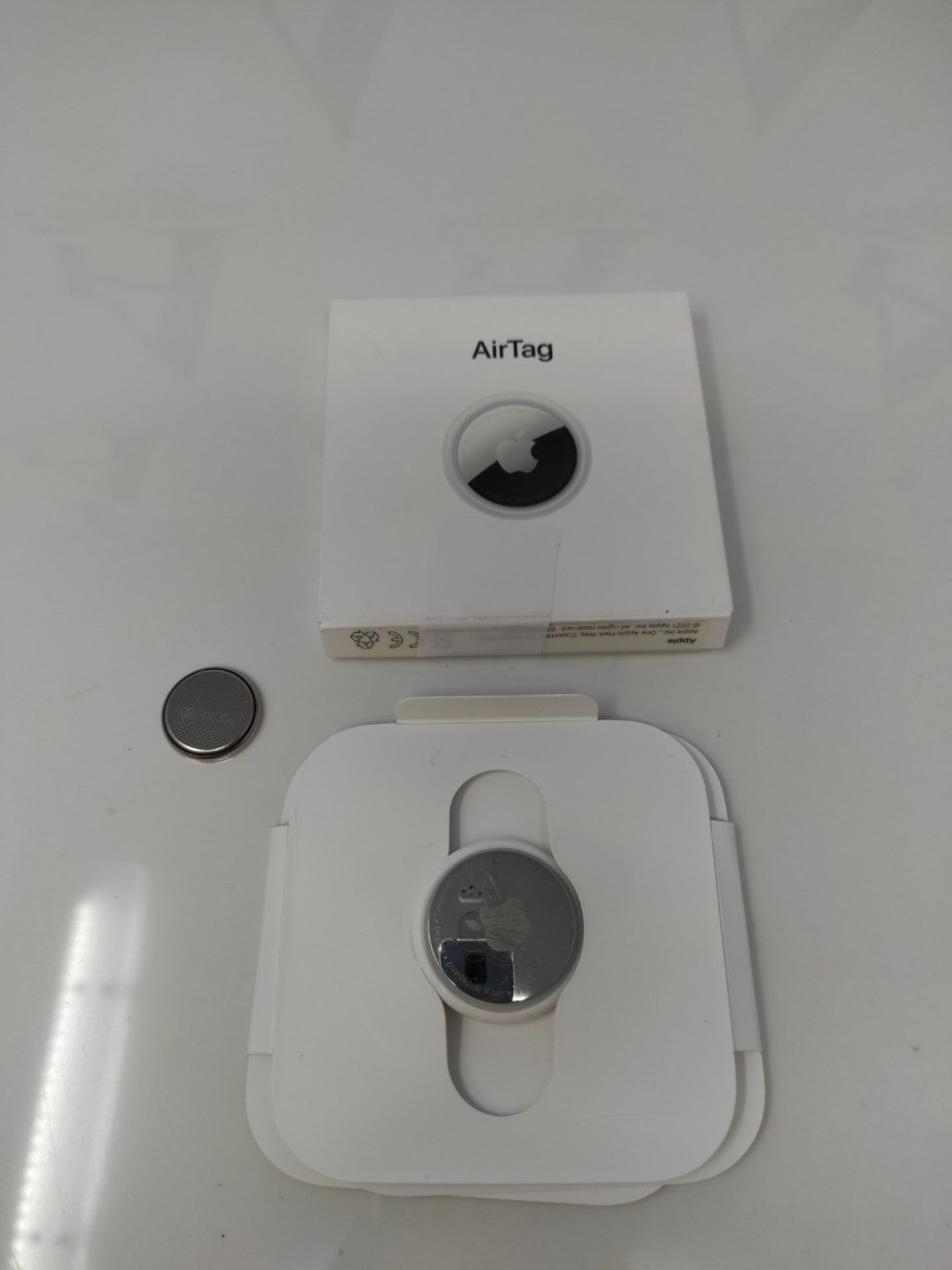 Apple AirTag. Track your keys, wallet, luggage, backpack. Replaceable battery. Water-r - Image 2 of 2