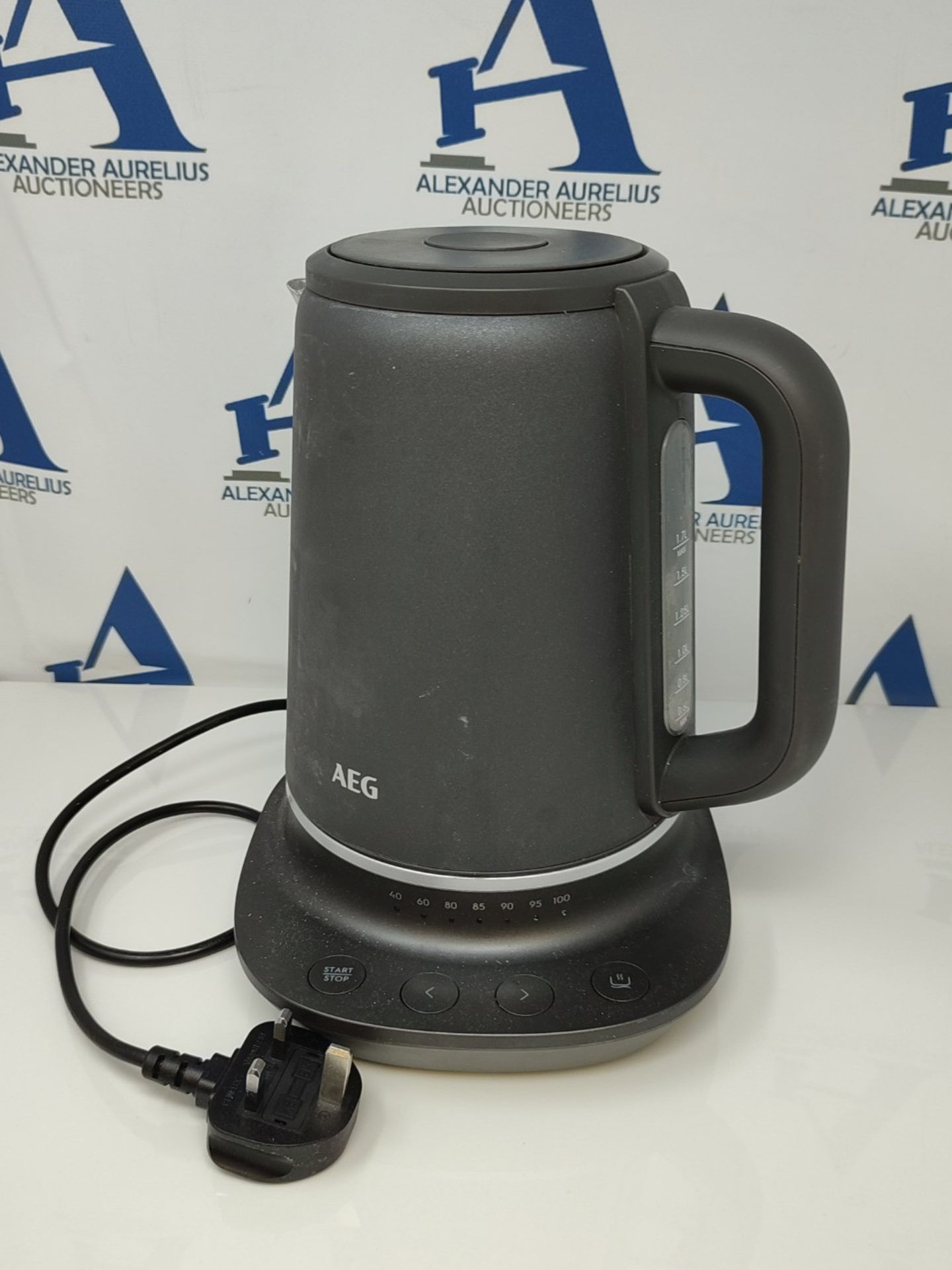 RRP £103.00 AEG Gourmet 7 Digital Temperature Control Kettle, 1.7 Litres, Lime Scale Filter, Auto - Image 2 of 2