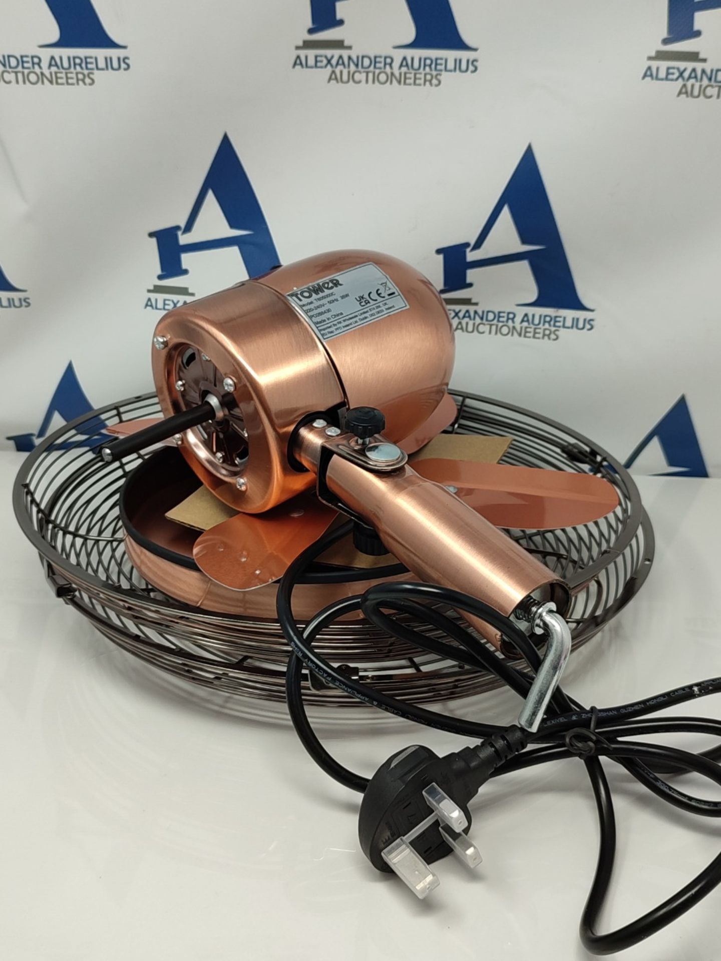 Tower T605000C Metal Desk Fan with 3 Speeds, Automatic Oscillation, 12 , 35W, Copper - Bild 3 aus 3