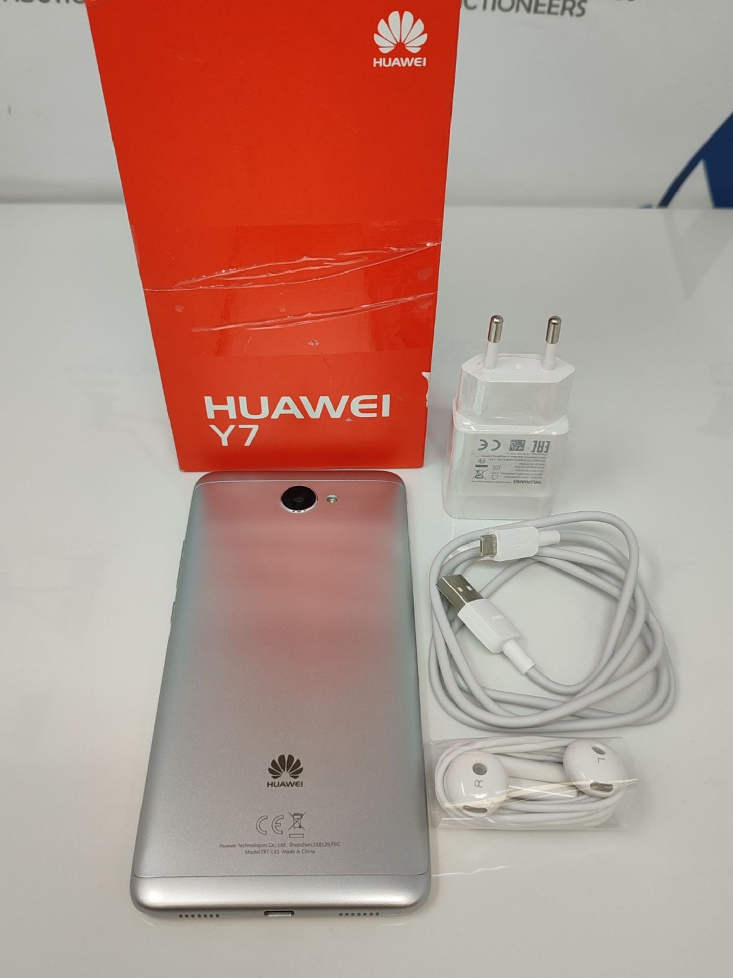 RRP £119.00 Huawei Y7 (Silver) unlocked (2017) - Image 3 of 3