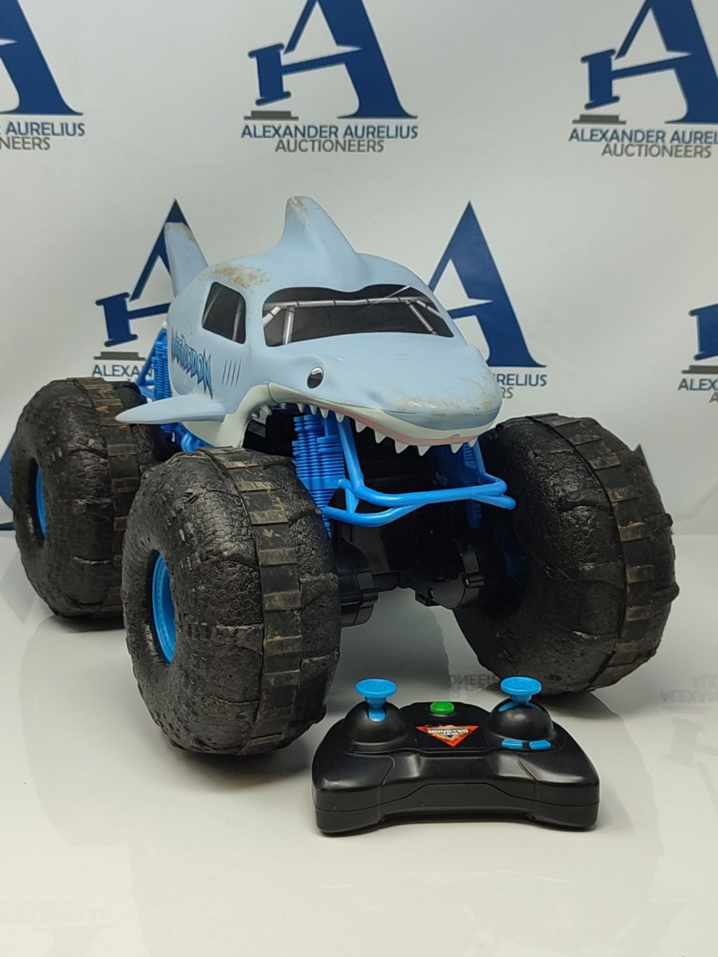 RRP £54.00 Monster Jam Official Megalodon STORM All-Terrain Remote Control Monster Truck, 1:15 Sc - Image 2 of 2