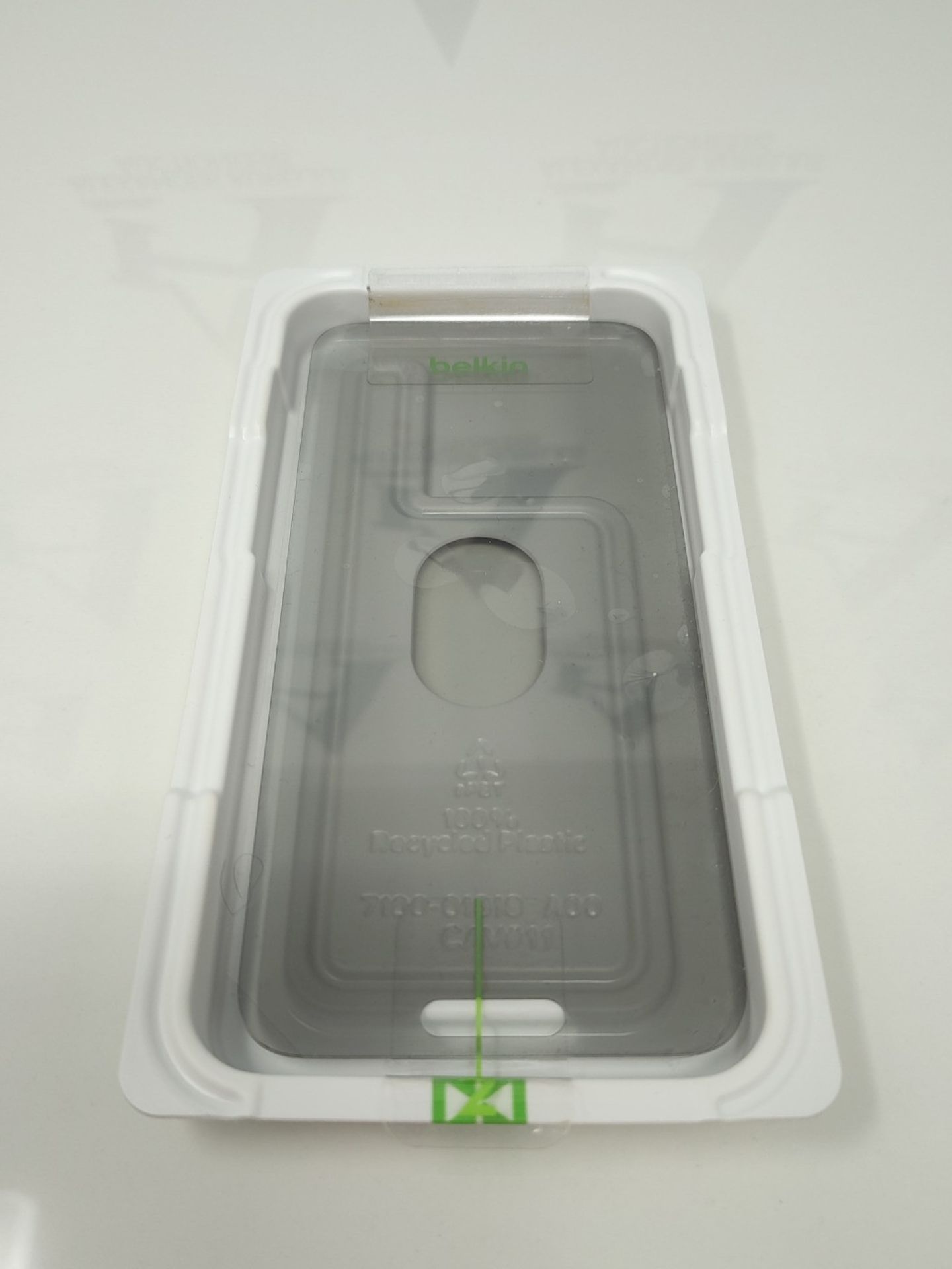 Belkin ScreenForce TemperedGlass Treated Privacy Screen Protector for iPhone 15 Pro Ma - Bild 3 aus 3