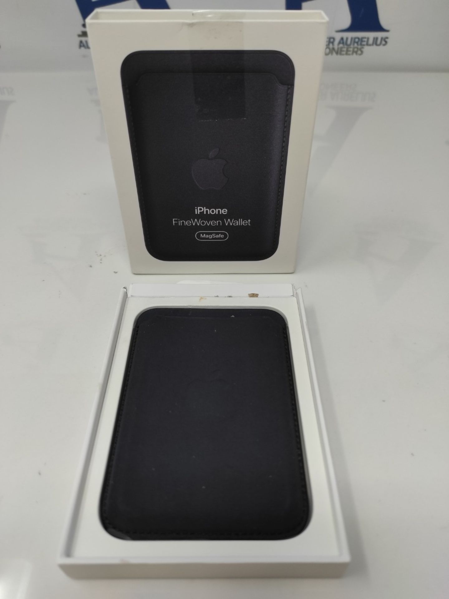 RRP £59.00 Apple iPhone FineWoven Wallet with MagSafe - Black - Bild 2 aus 2
