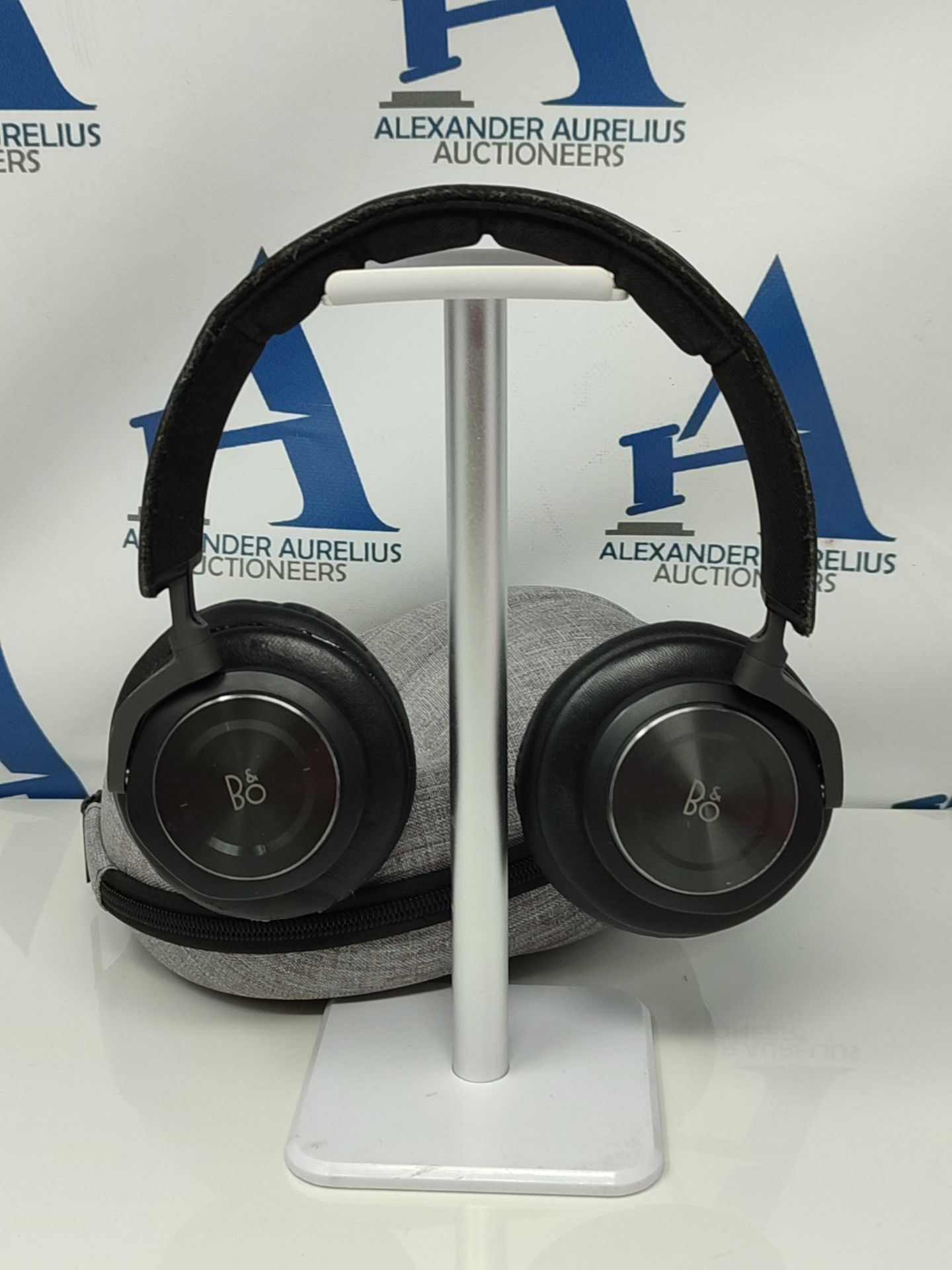 RRP £260.00 Bang & Olufsen Beoplay H7 over-ear headphones (wireless) black - Image 2 of 3