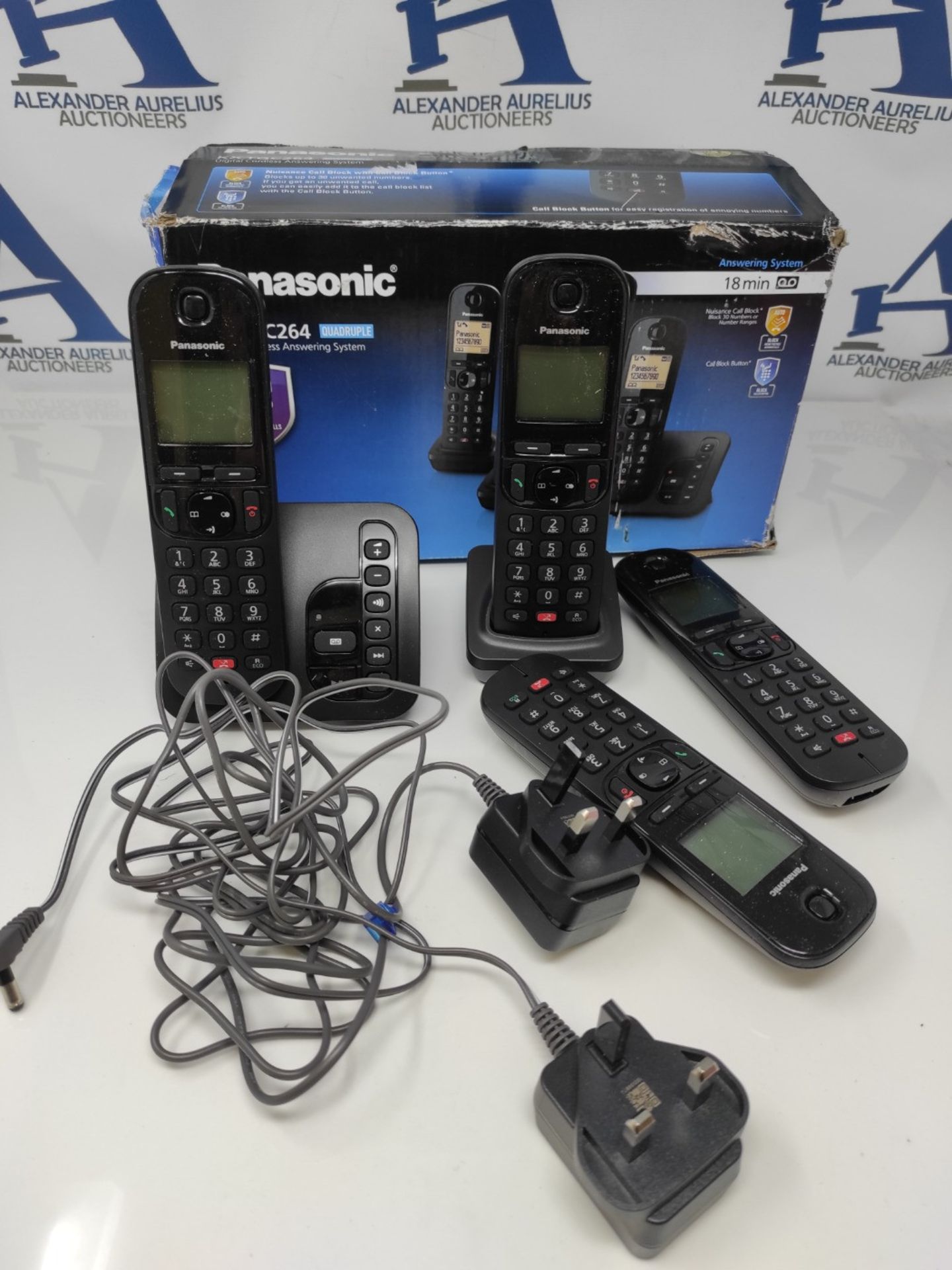 RRP £75.00 Panasonic KX-TGC264E Digital Cordless Phones: 18-min answering machine, dedicated call - Bild 2 aus 2
