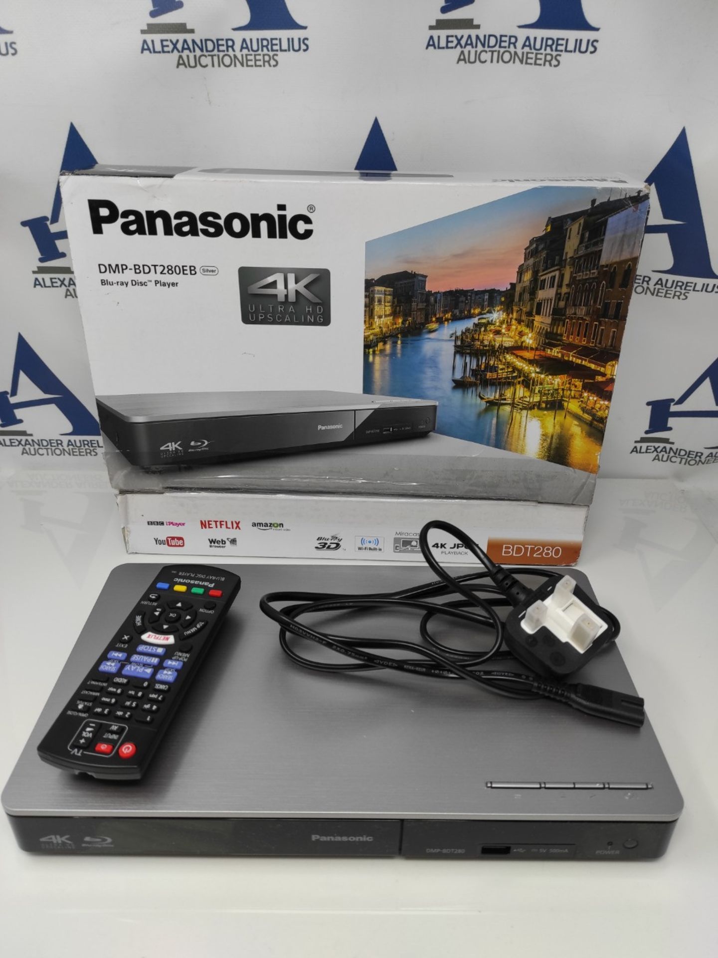 RRP £131.00 PANASONIC Smart 3D Blu-ray & DVD Player- built-in WiFi and 4k upscaling