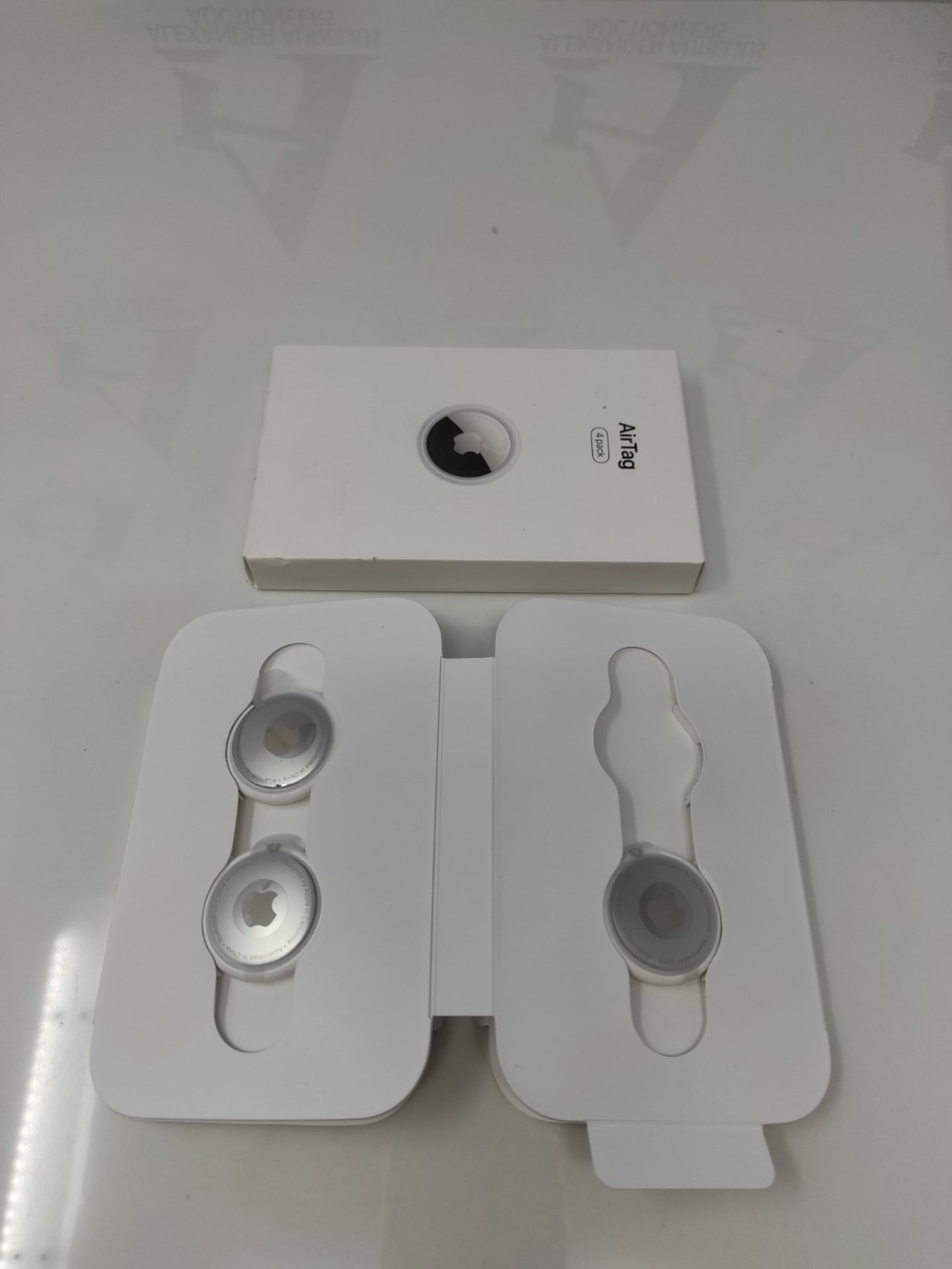 RRP £94.00 Apple AirTag (4 pack). Track and find your keys, wallet, luggage, backpack and more. S - Bild 2 aus 2
