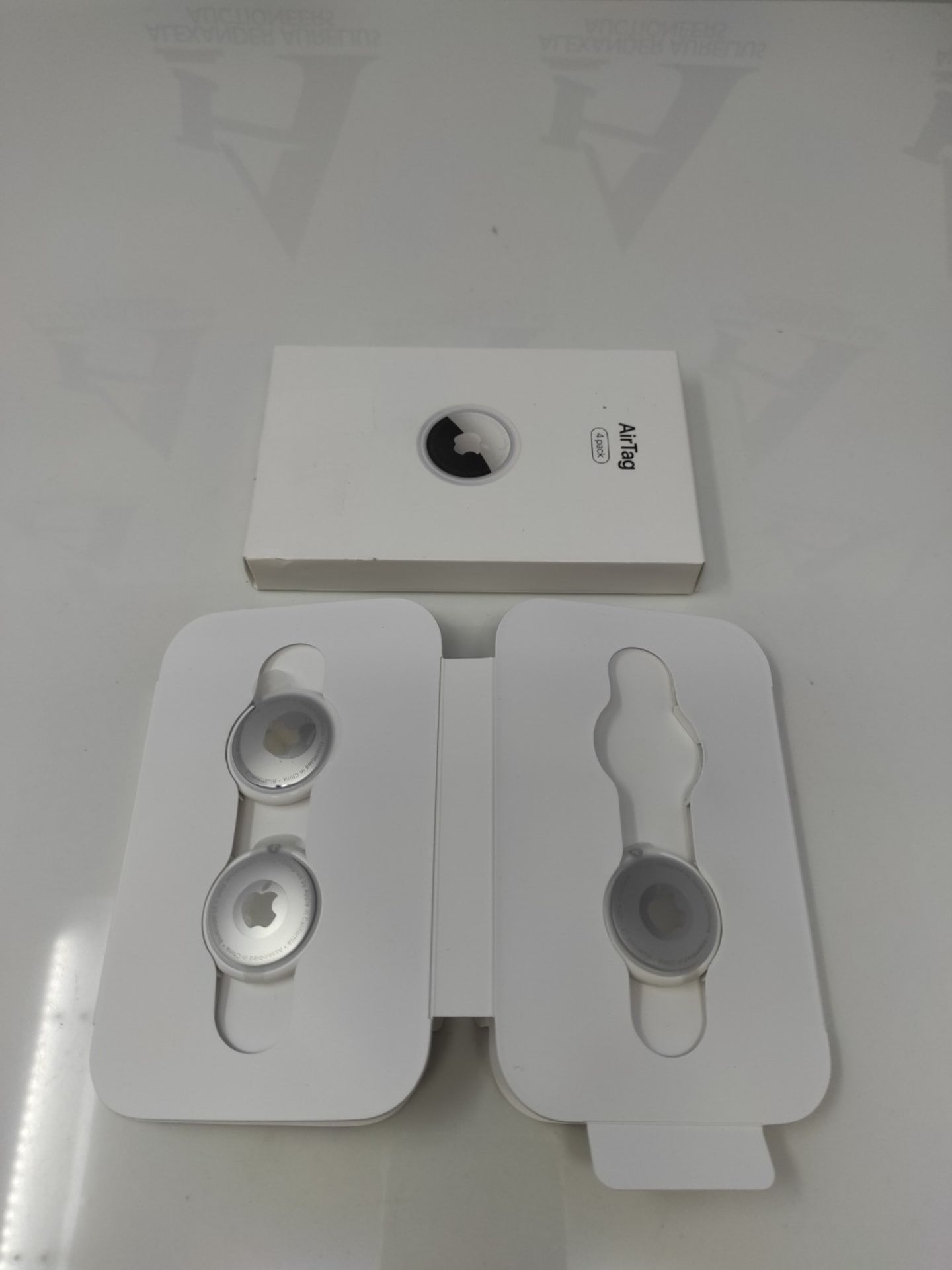 RRP £94.00 Apple AirTag (4 pack). Track and find your keys, wallet, luggage, backpack and more. S - Image 2 of 2