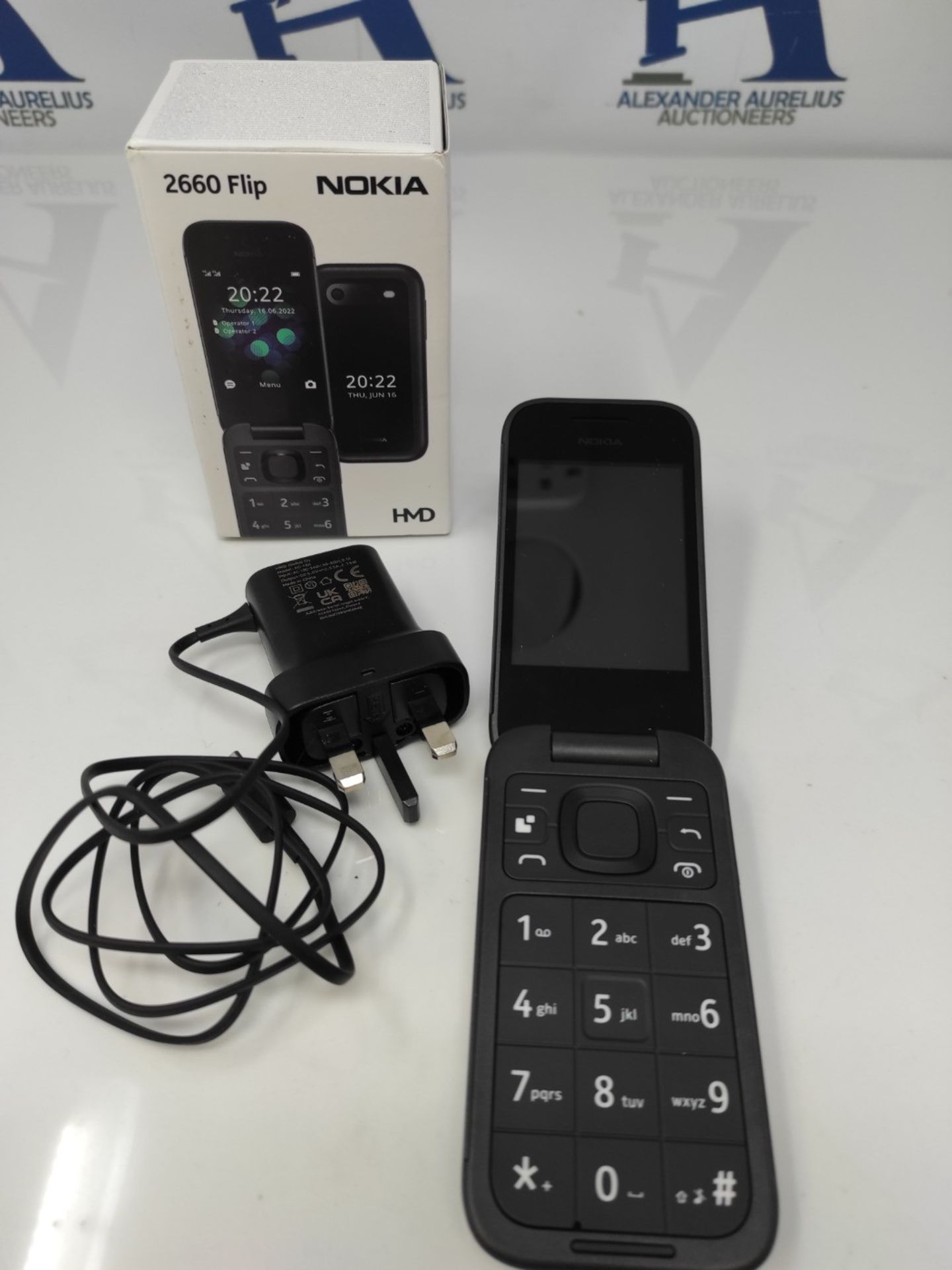 RRP £58.00 Nokia 2660 Flip Feature Phone with 2.8" display, 4G Connectivity, Hearing Aid Compatib - Image 3 of 3