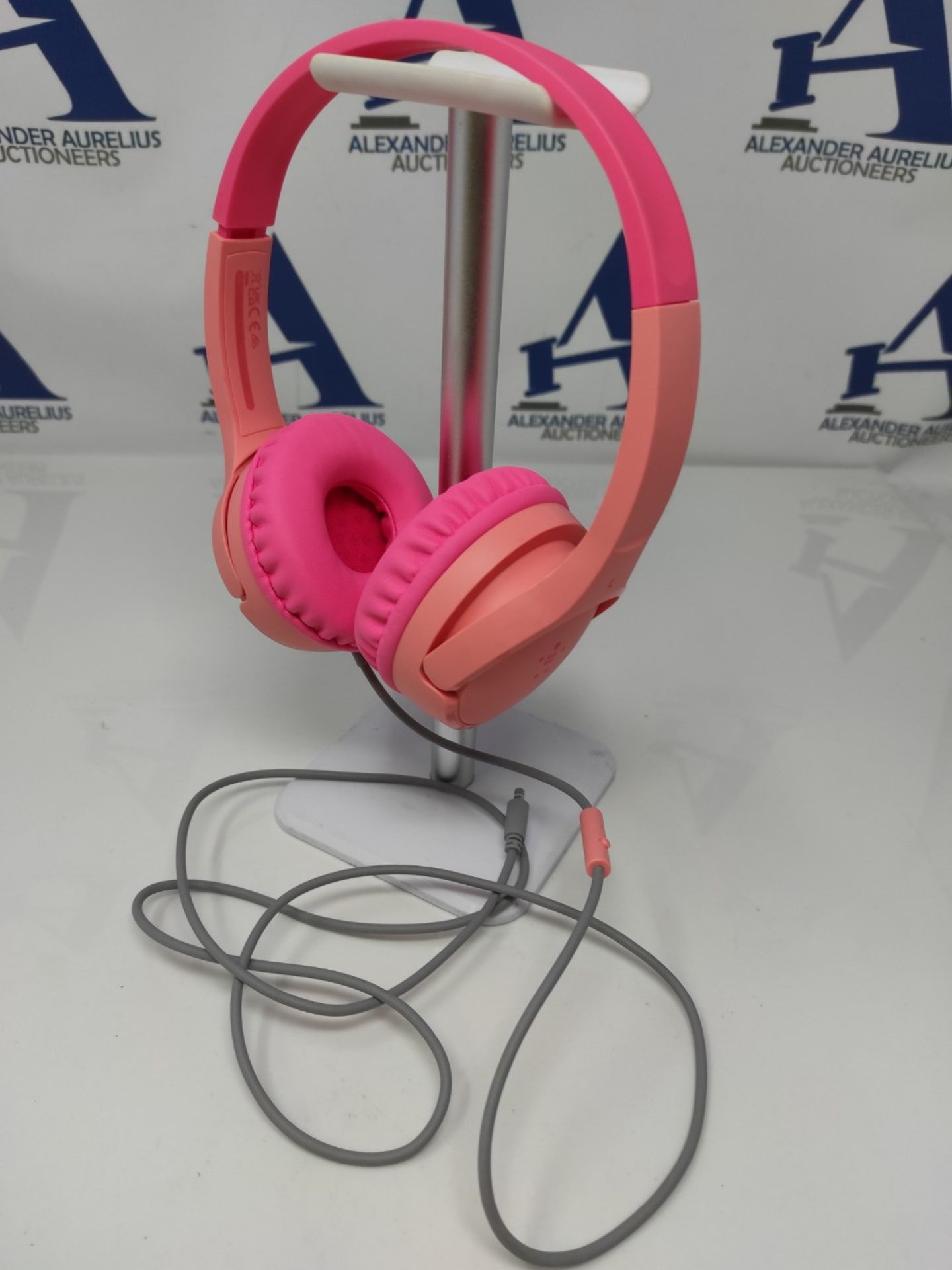 Belkin SoundForm Mini Wired On-Ear Headphones for Kids, Over-Ear Headset for Children - Image 3 of 3