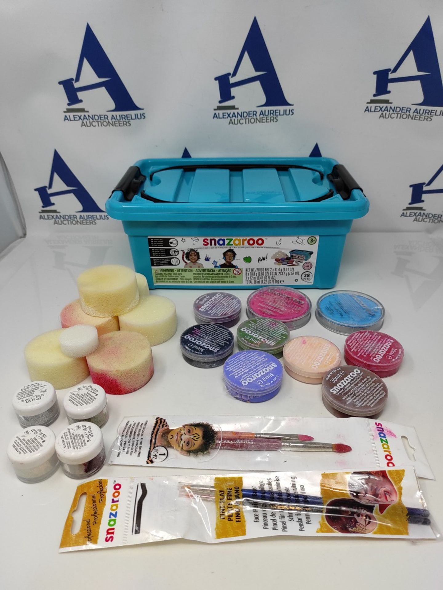 RRP £55.00 Snazaroo Face Painters Kit for Kids & Adults, 28 Pieces, 10 Colours, Brushes, Glitter - Image 2 of 2