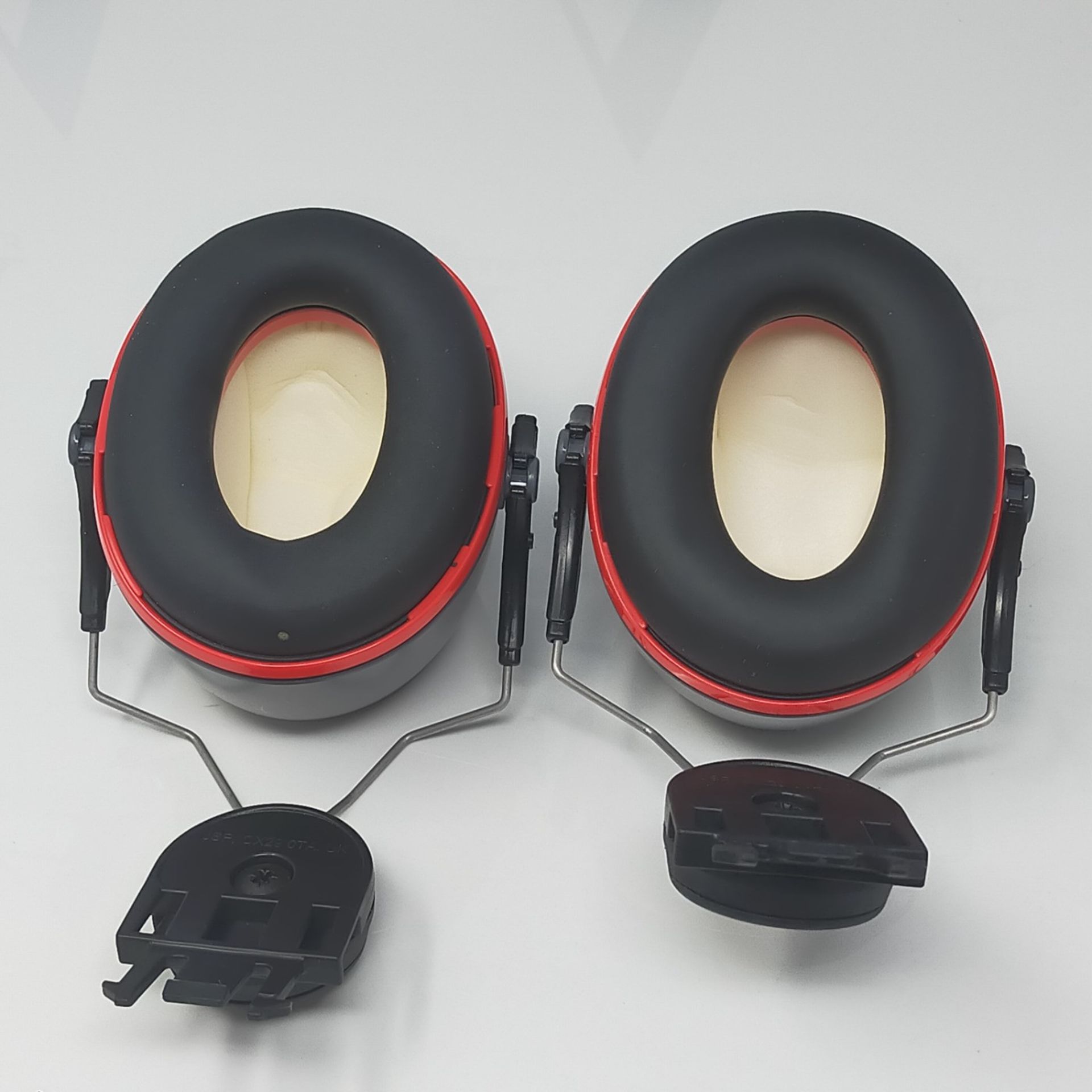 JSP Sonis 3 Helmet Mounted Ear Defenders - SNR 36 - (AEB040-0C1-A00), One size - Image 3 of 3