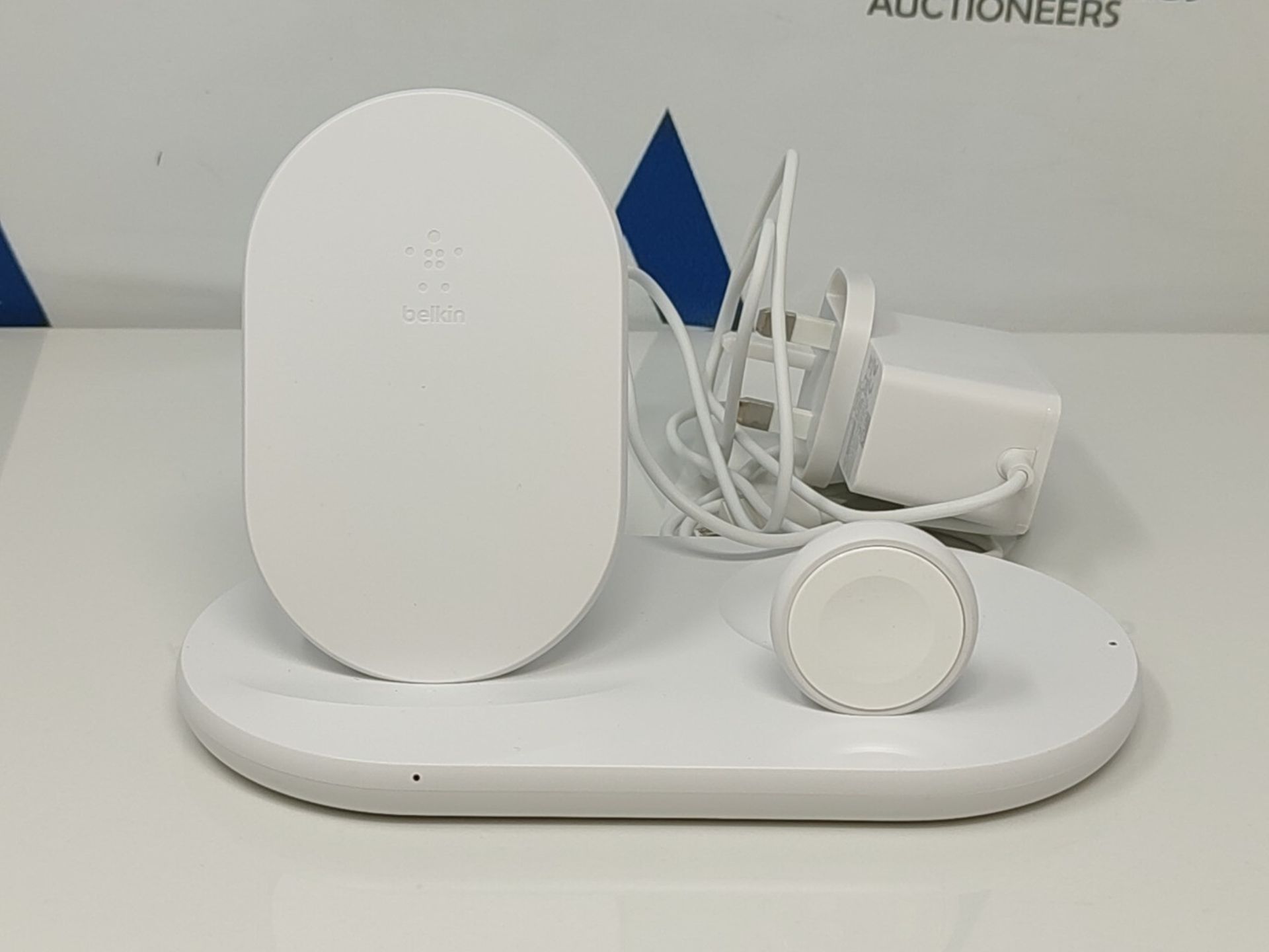 RRP £91.00 Belkin 3 in 1 Wireless Charging Station, 7.5W Charger for iPhone, Apple Watch and AirP - Image 3 of 3