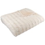 Amazon Basics Faux Fur Throw Blanket - Machine Washable, 150 x 200cm, Ivory