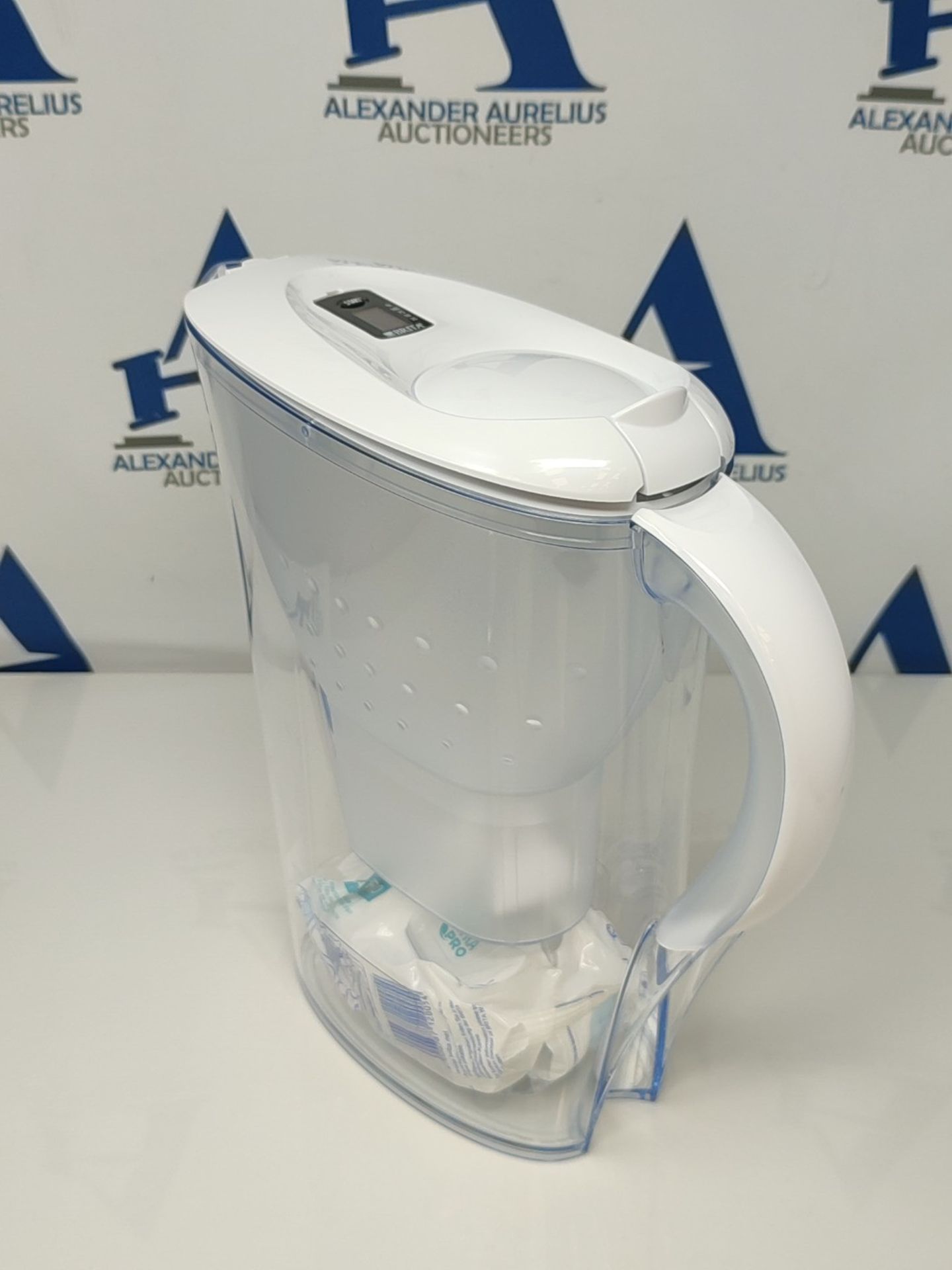BRITA Marella Water Filter Jug White (2.4 Litre) with 1x MAXTRA PRO All-in-1 cartridge - Image 2 of 3