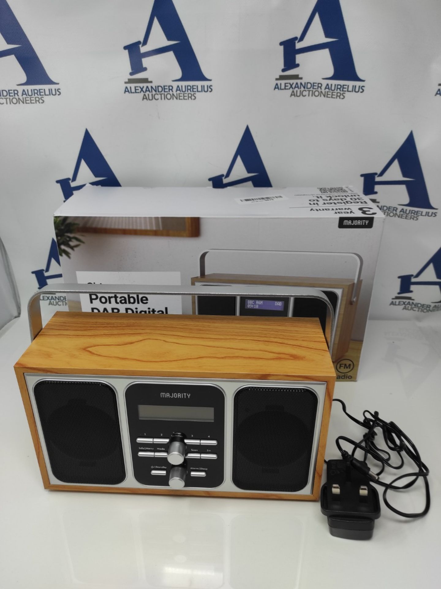 DAB+ Portable Radio | Premium Wood and Steel Design | Mains Powered or 15 Hours Batter - Bild 2 aus 3