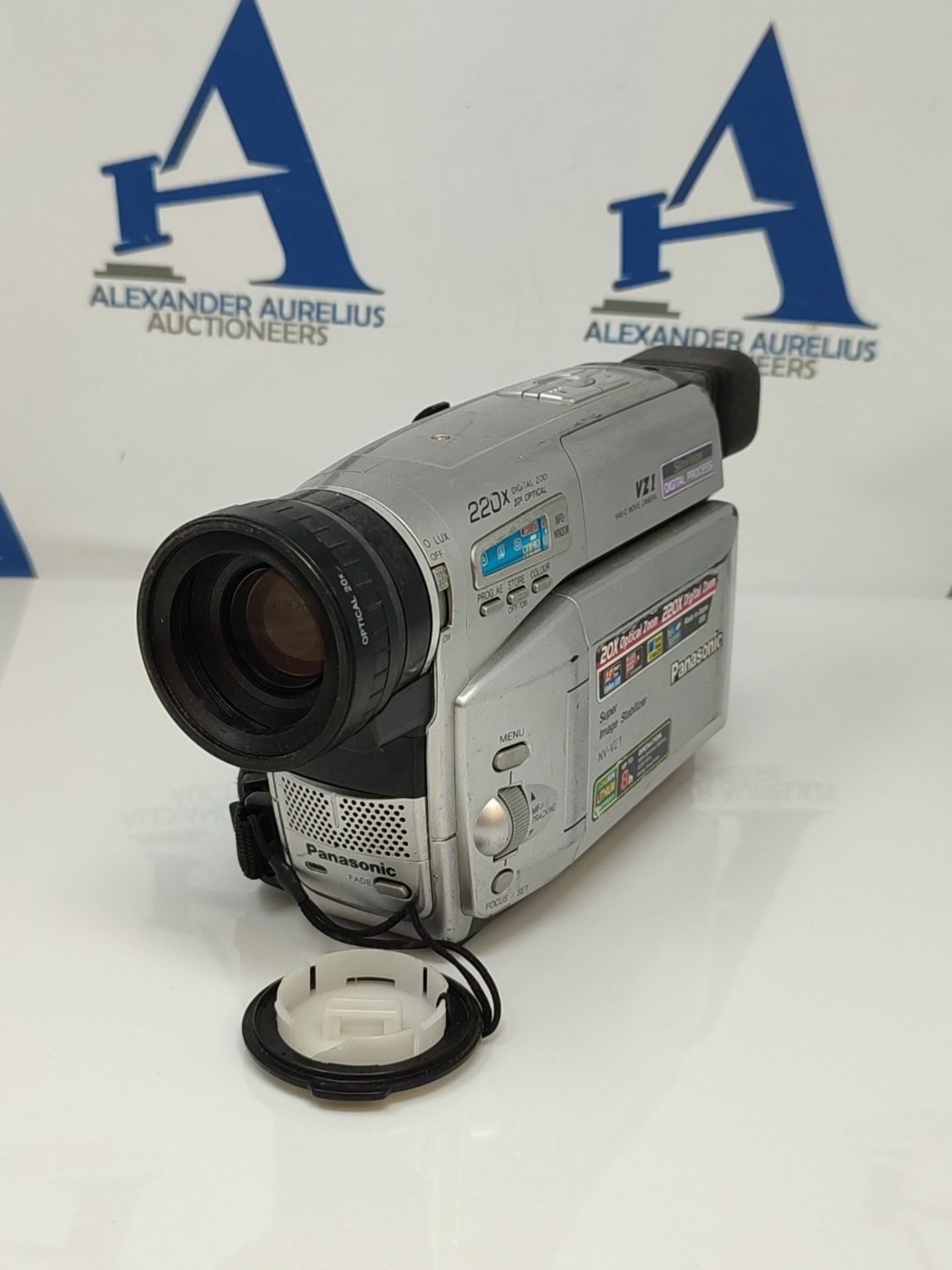 Panasonic NV-VZ1B Compact VHS C Analogue Video Camera - Image 2 of 3