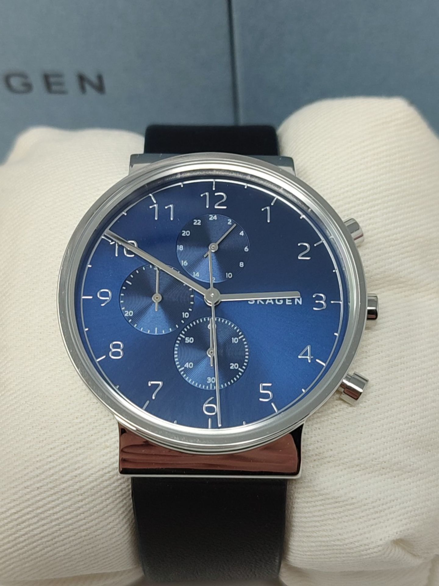 RRP £149.00 Skagen Mens Chronograph Quartz Watch with Leather Strap - Image 3 of 3