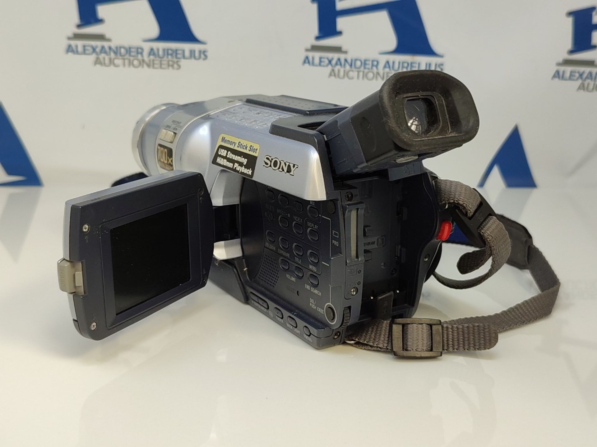 RRP £178.00 Sony DCR-TRV355E Camcorder - Black/Silver - Image 3 of 3