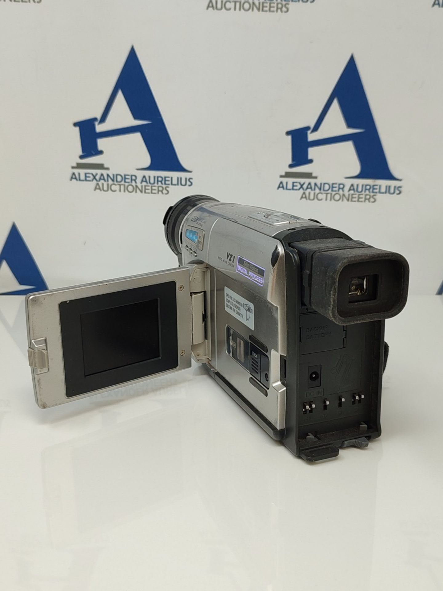 Panasonic NV-VZ1B Compact VHS C Analogue Video Camera - Image 3 of 3